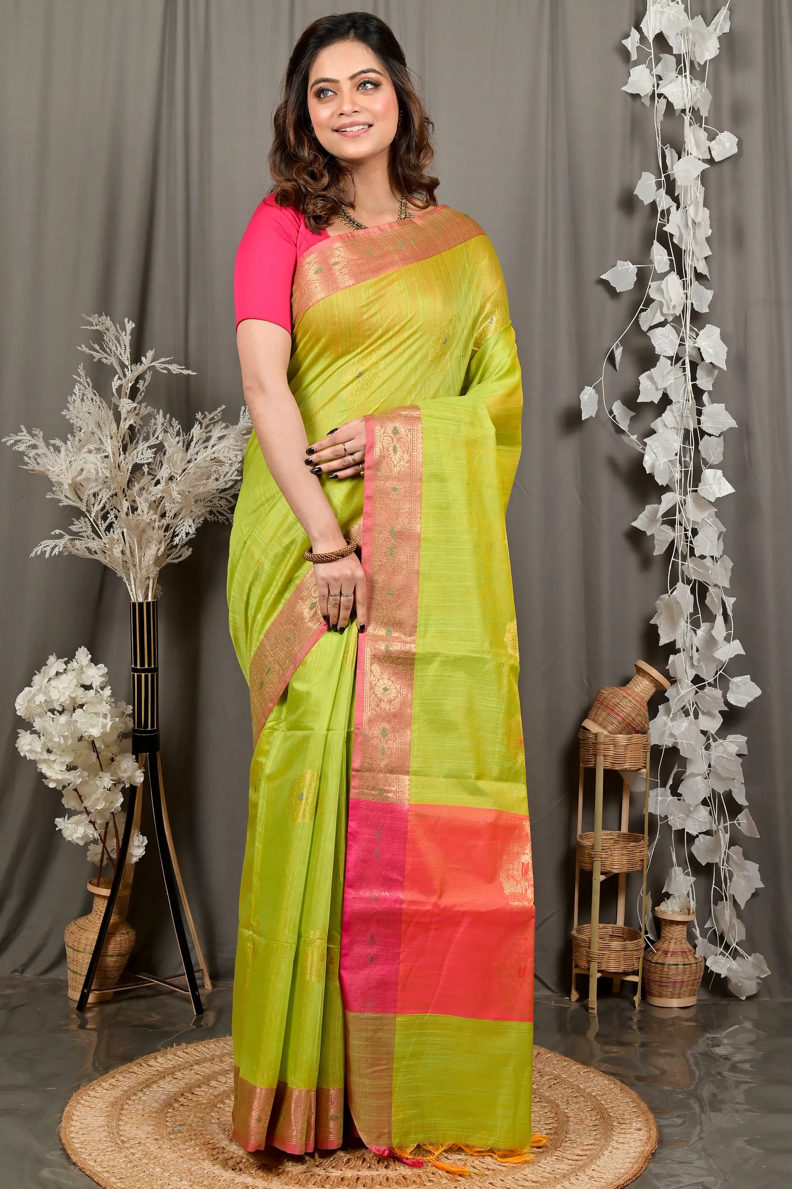 DipDiya Cotton Blend Pesta Green Pink Daymin Traditional Bengali Handloom Sarees