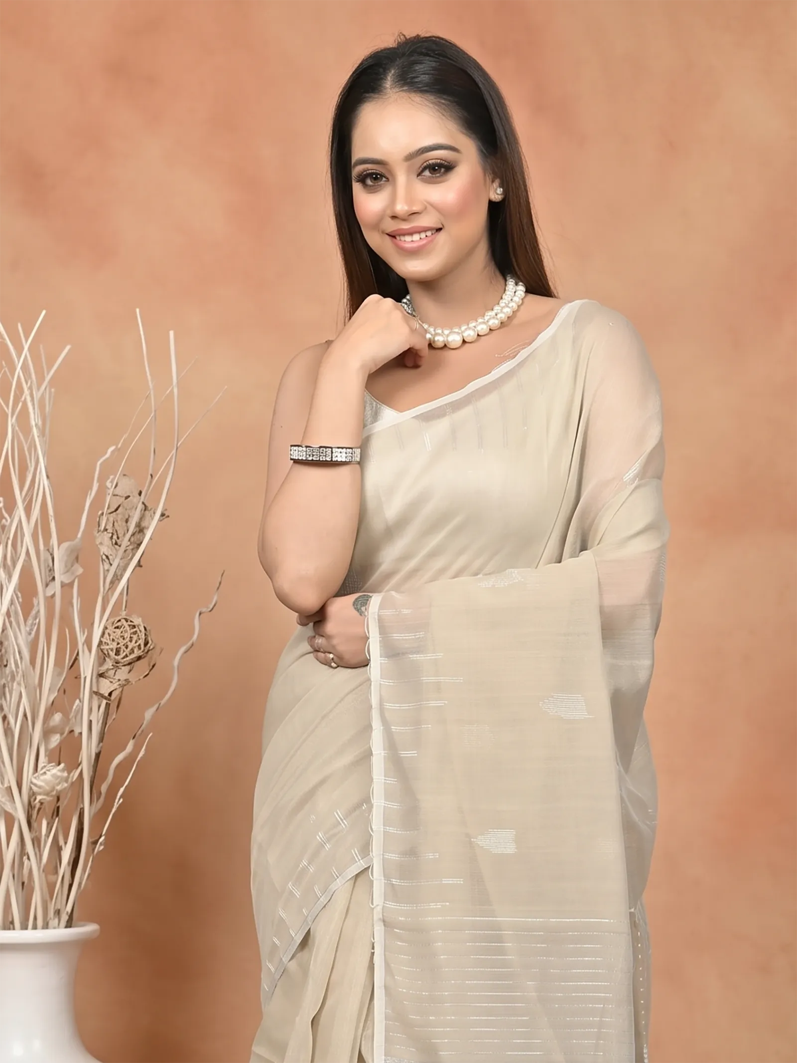 DipDiya Cotton Blend  Traditional Bengali Cream Artisan Crafted Soubit Handloom Saree