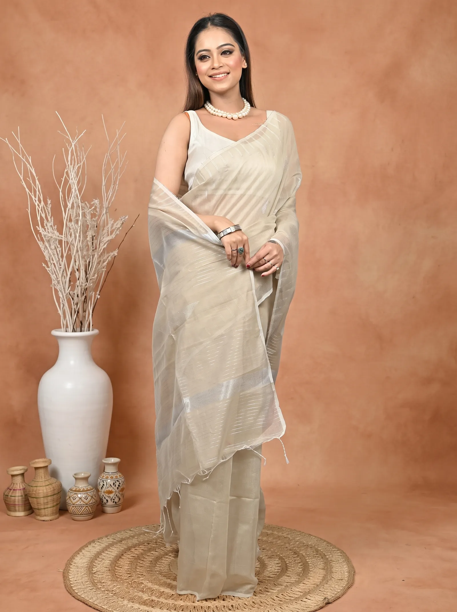 DipDiya Cotton Blend  Traditional Bengali Cream Artisan Crafted Soubit Handloom Saree