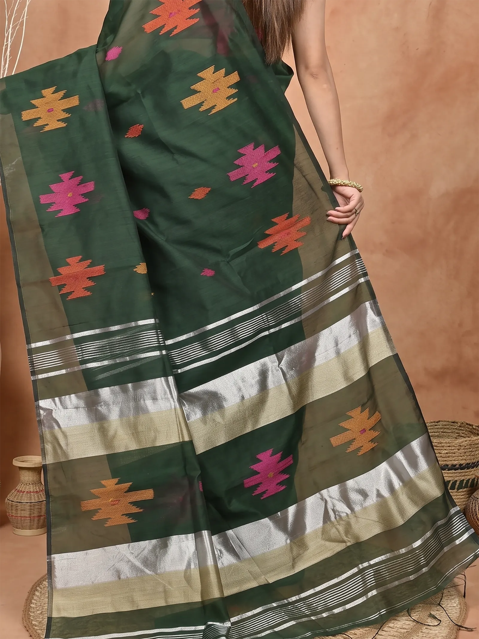 DipDiya Cotton Blend  Traditional Bengali Dark Green Artisan Crafted Soulik Handloom Saree