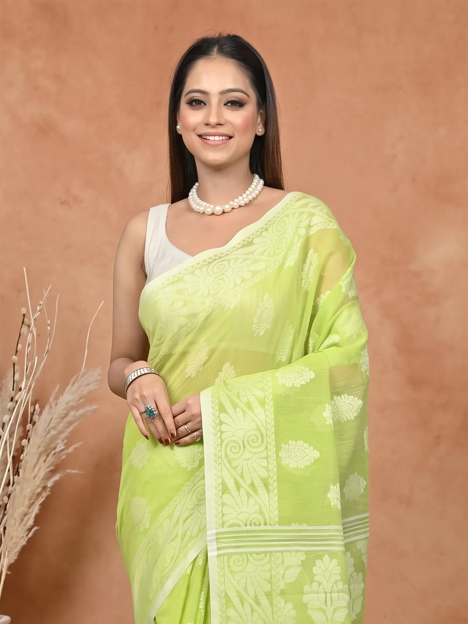 DipDiya Cotton Blend  Traditional Bengali Green Artisan Crafted Parbit Handloom Saree