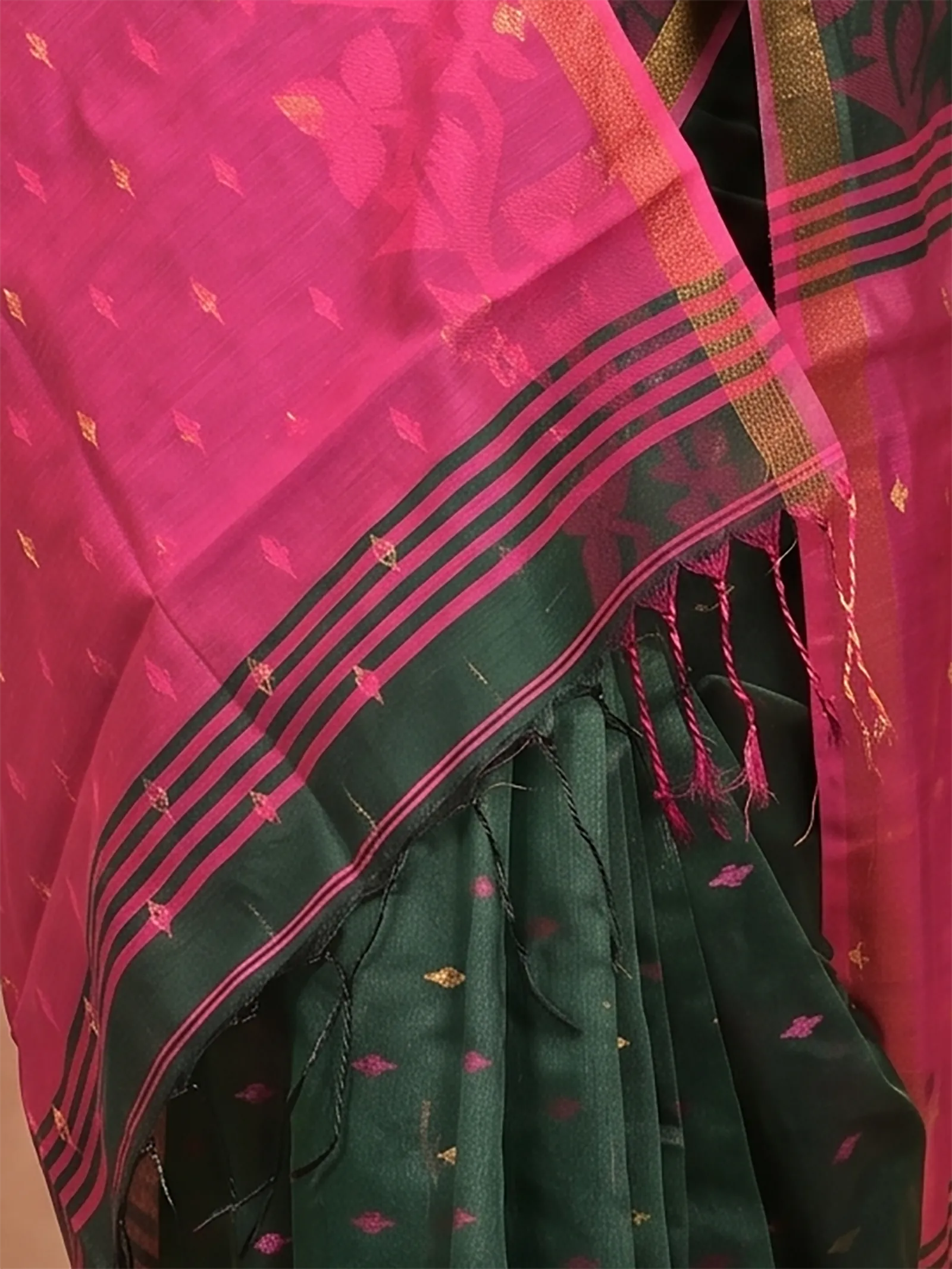 DipDiya Cotton Blend  Traditional Bengali Green Pink Artisan Crafted Parvon Kanjivaram Silk Saree