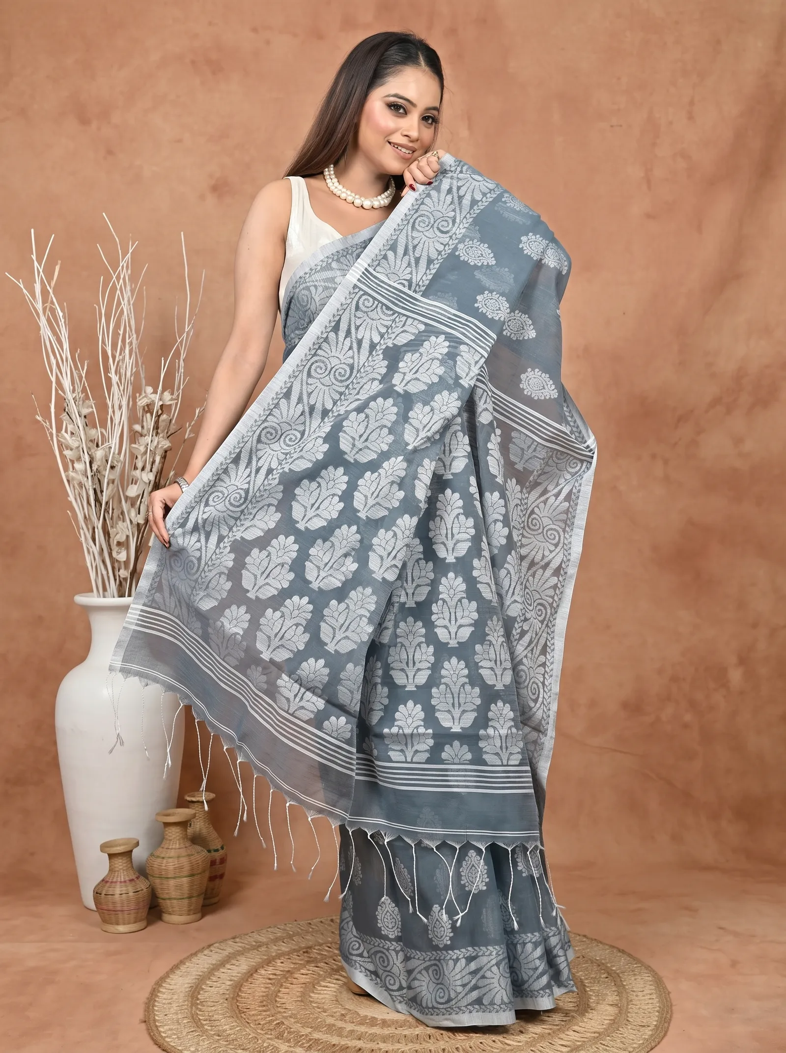 DipDiya Cotton Blend  Traditional Bengali Grey Artisan Crafted Parbit Handloom Saree