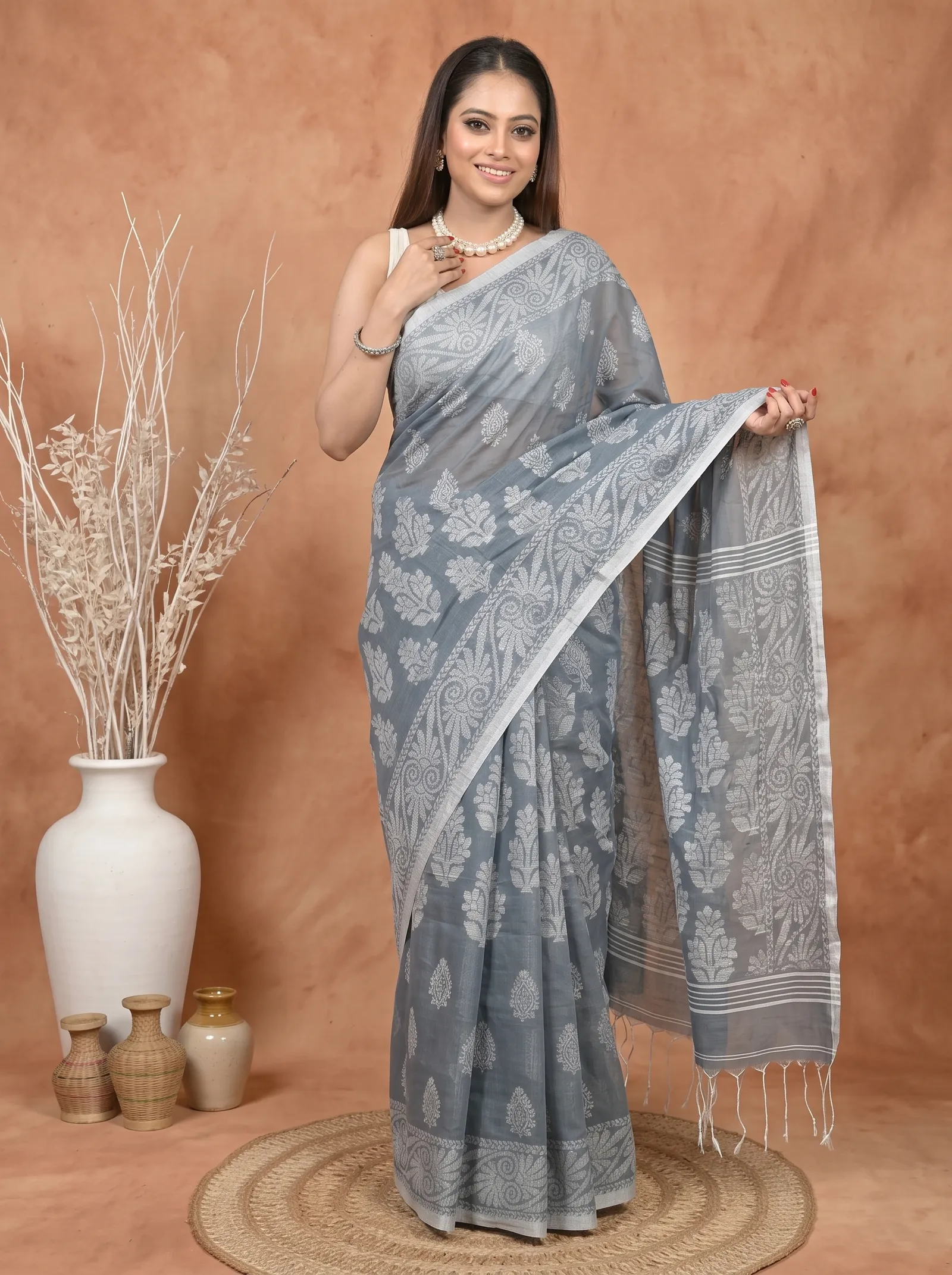 DipDiya Cotton Blend  Traditional Bengali Grey Artisan Crafted Parbit Handloom Saree