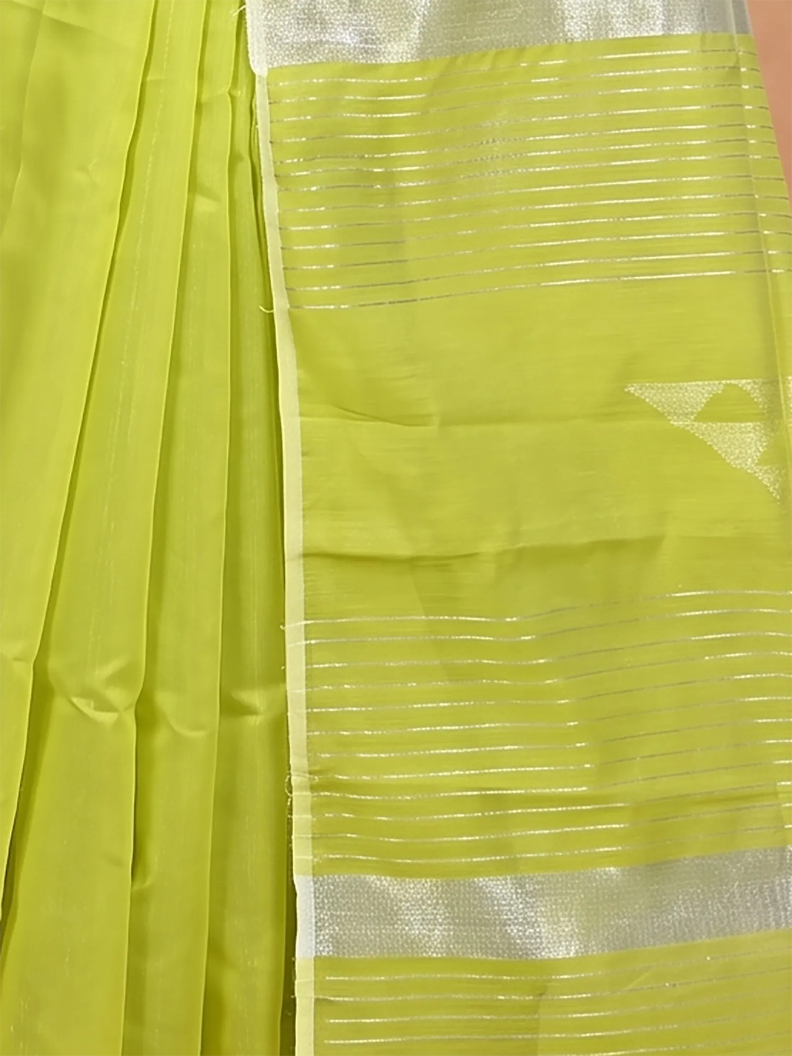 DipDiya Cotton Blend  Traditional Bengali Lemon Green Artisan Crafted Soubit Handloom Saree