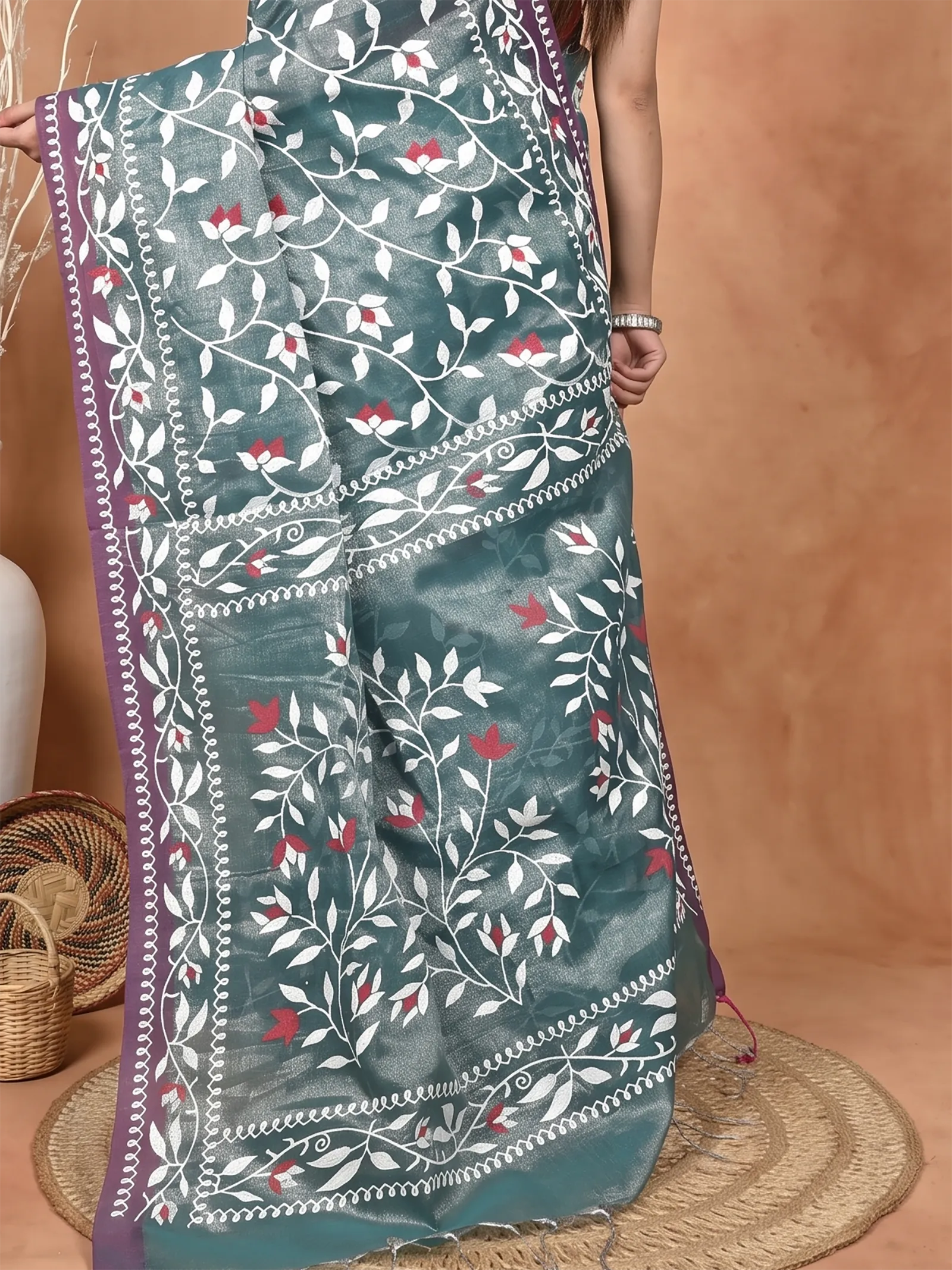 DipDiya Cotton Blend  Traditional Bengali Pesta Green Artisan Crafted Parbun Handloom Saree