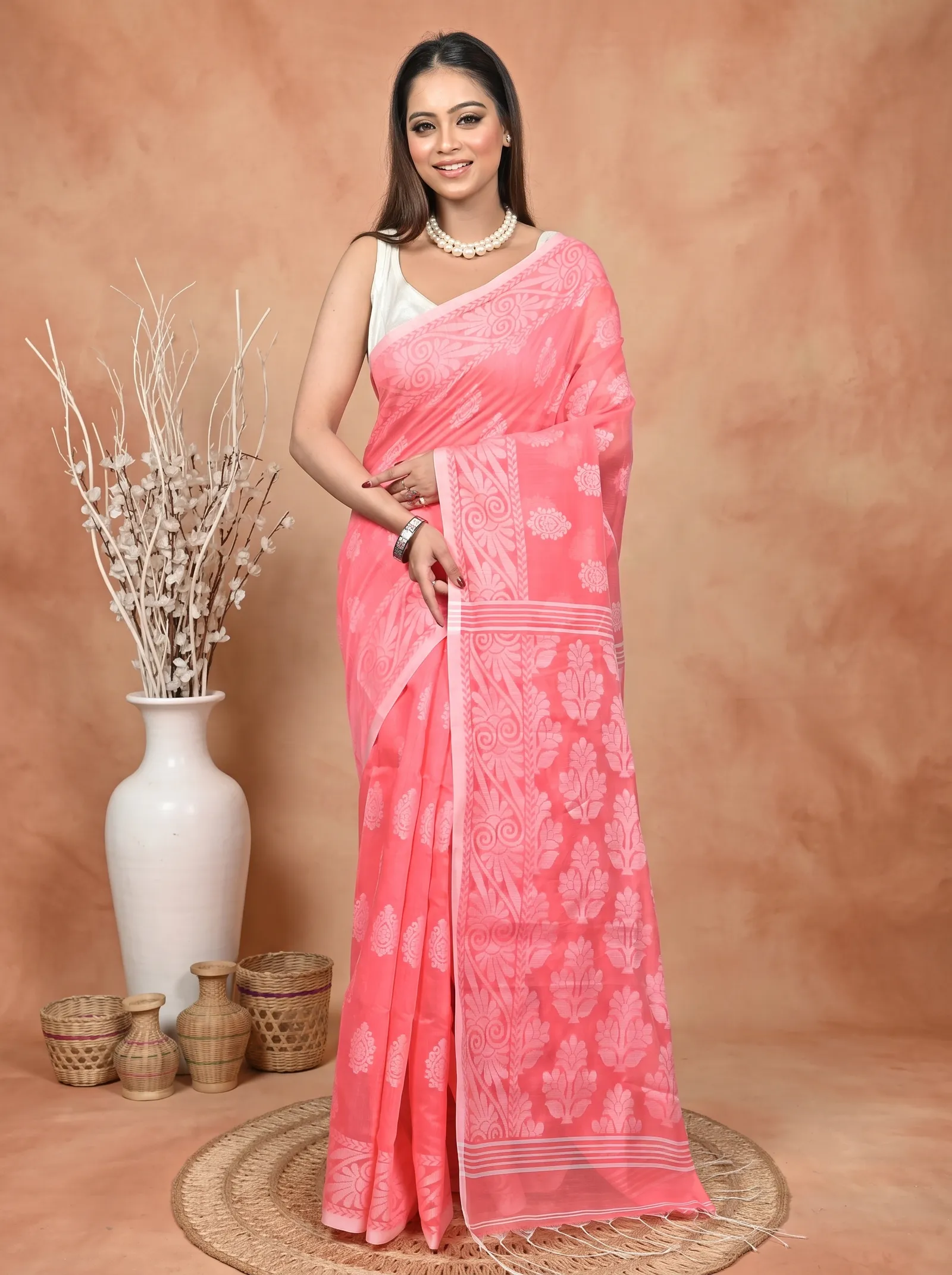 DipDiya Cotton Blend  Traditional Bengali Pink Artisan Crafted Parbit Handloom Saree