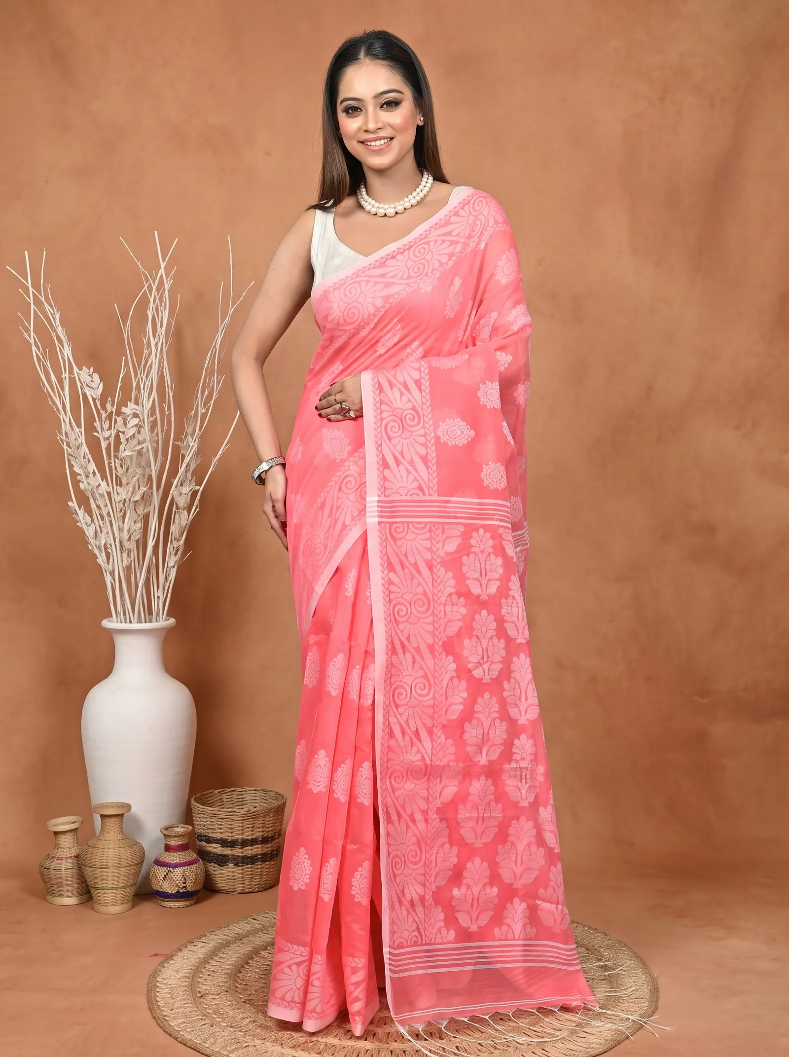 DipDiya Cotton Blend  Traditional Bengali Pink Artisan Crafted Parbit Handloom Saree
