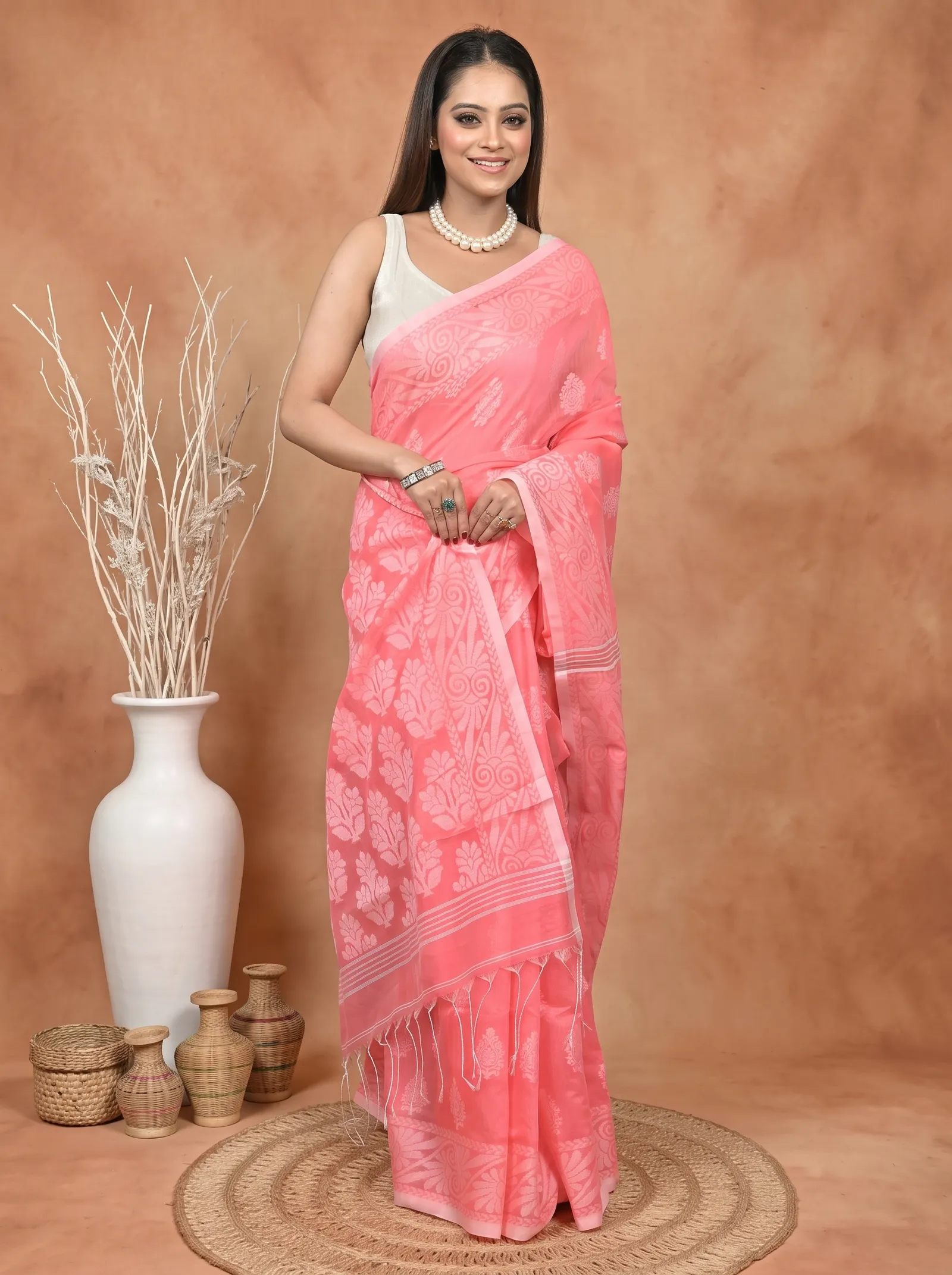 DipDiya Cotton Blend  Traditional Bengali Pink Artisan Crafted Parbit Handloom Saree