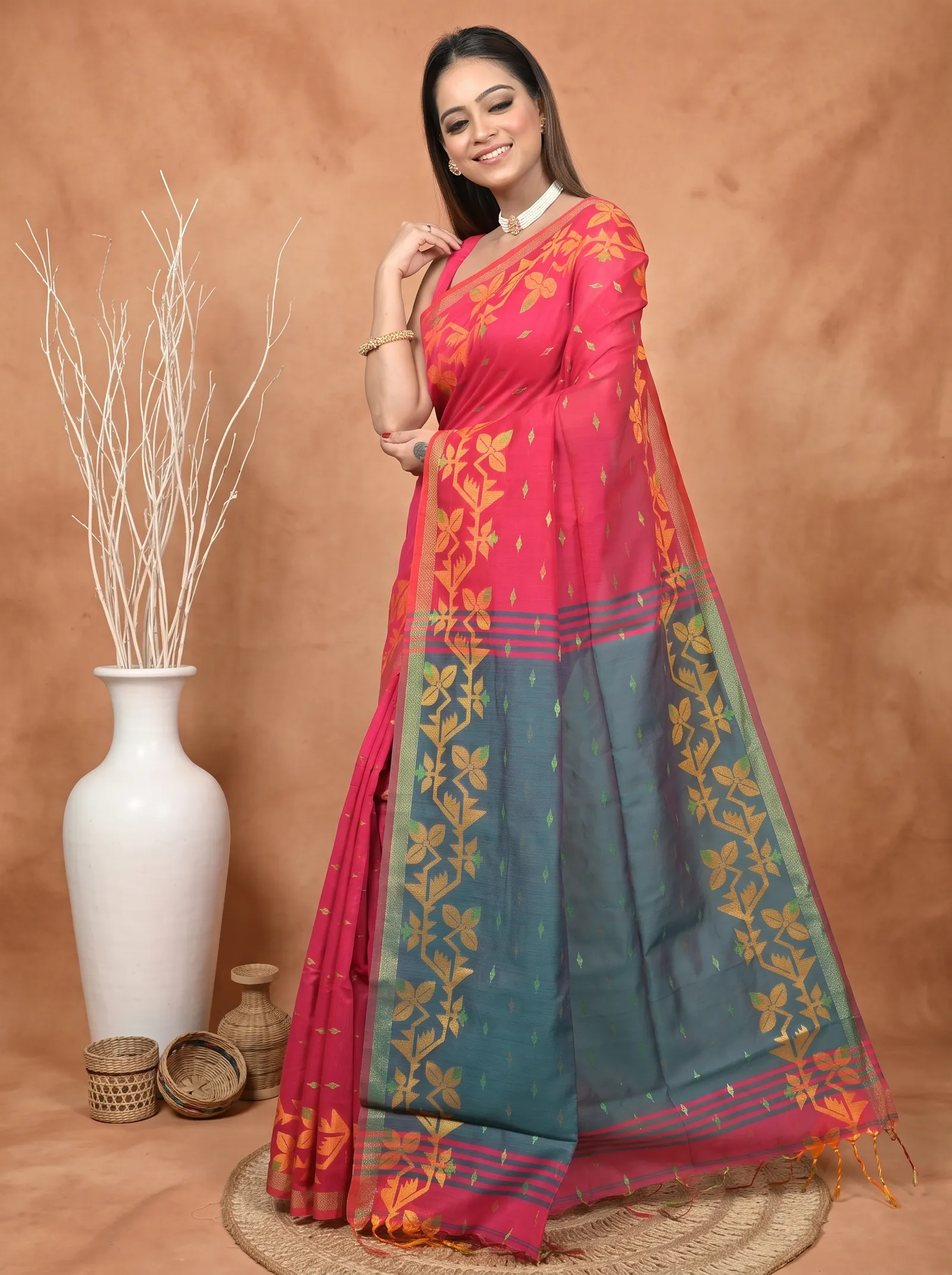 DipDiya Cotton Blend  Traditional Bengali Red Green Artisan Crafted Parvon Kanjivaram Silk Saree