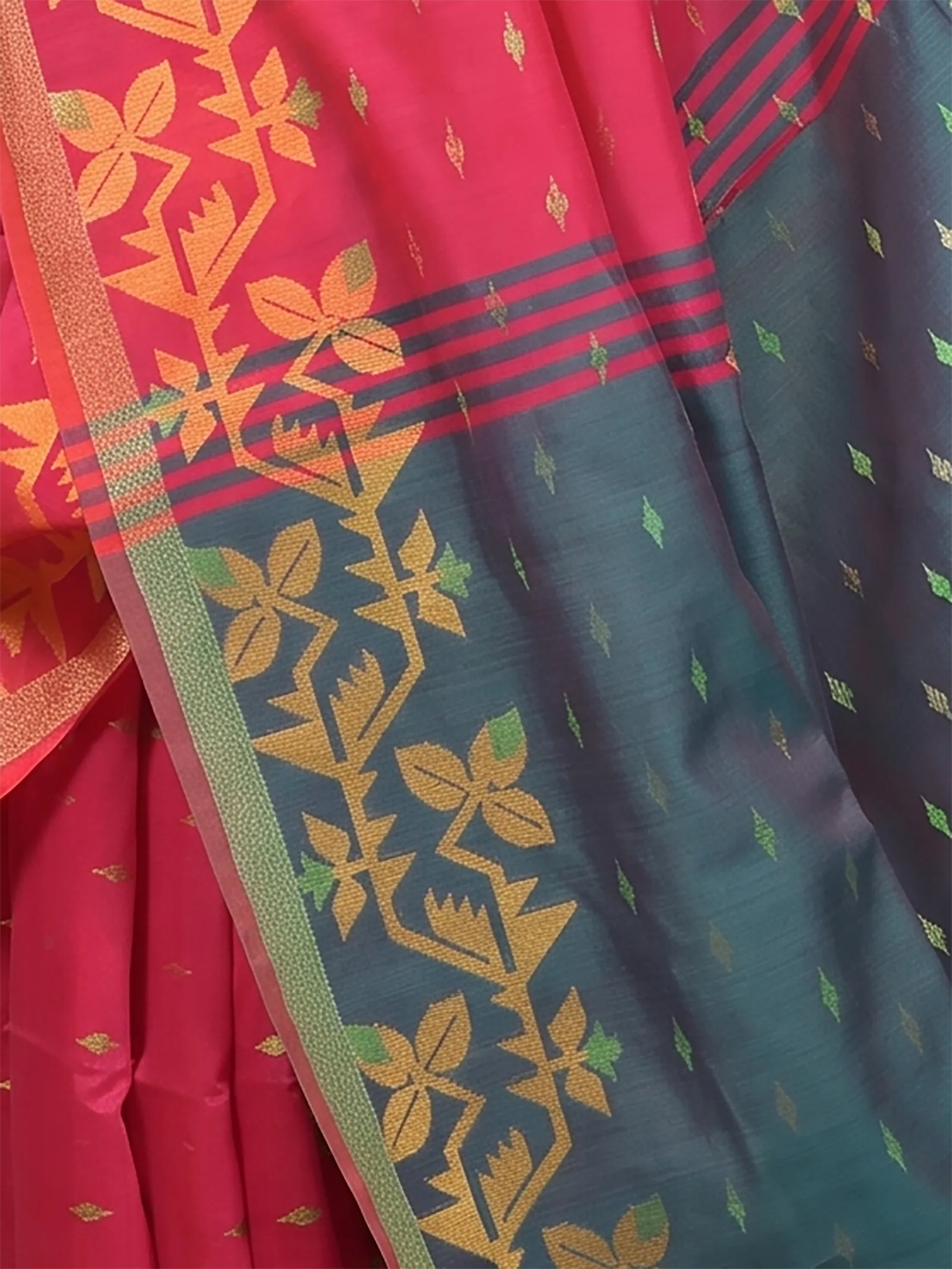 DipDiya Cotton Blend  Traditional Bengali Red Green Artisan Crafted Parvon Kanjivaram Silk Saree