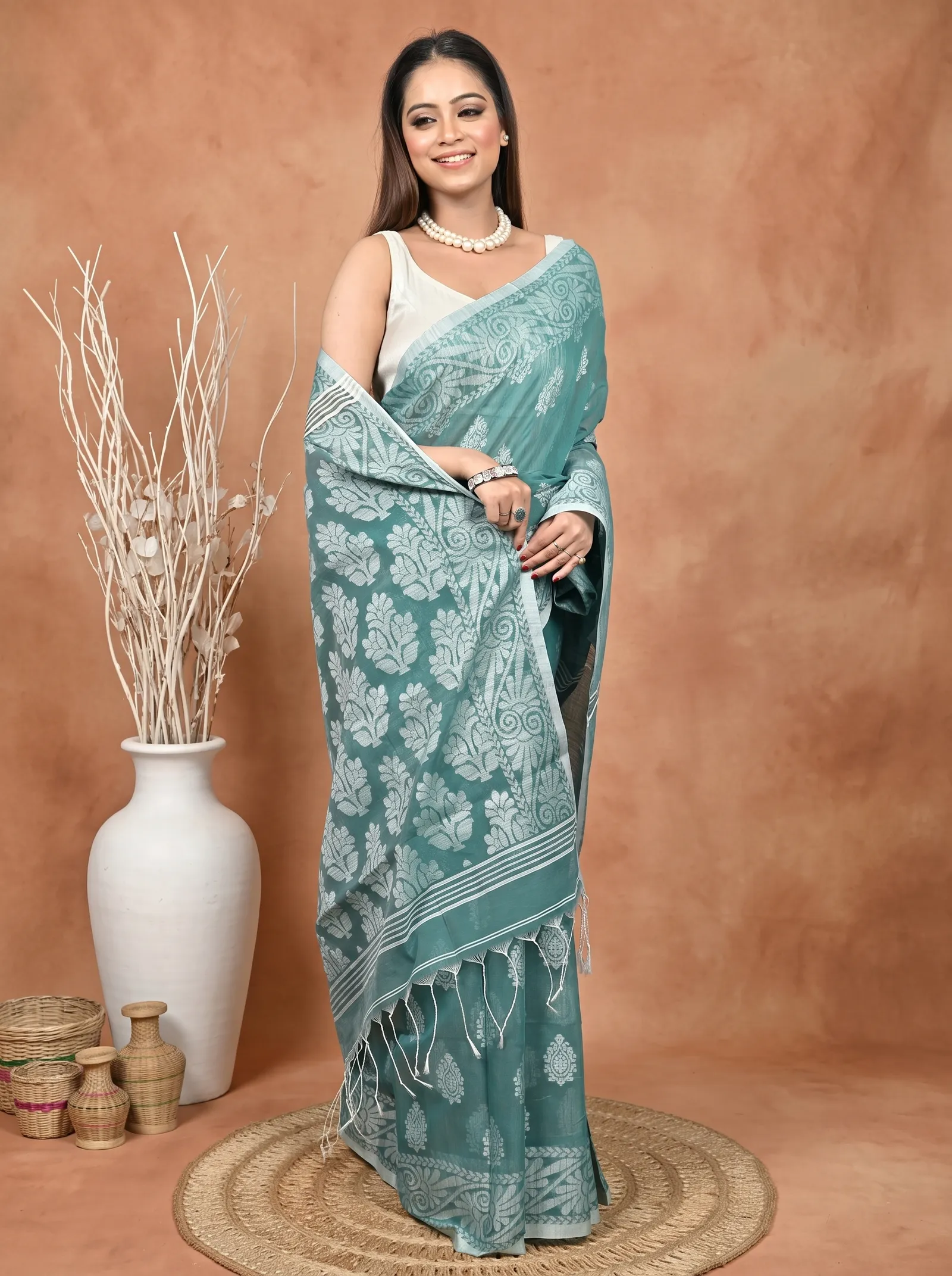 DipDiya Cotton Blend  Traditional Bengali See Green Artisan Crafted Parbit Handloom Saree