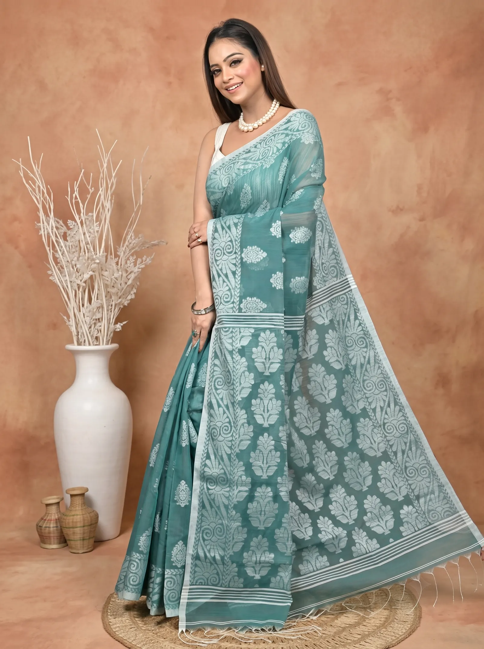 DipDiya Cotton Blend  Traditional Bengali See Green Artisan Crafted Parbit Handloom Saree