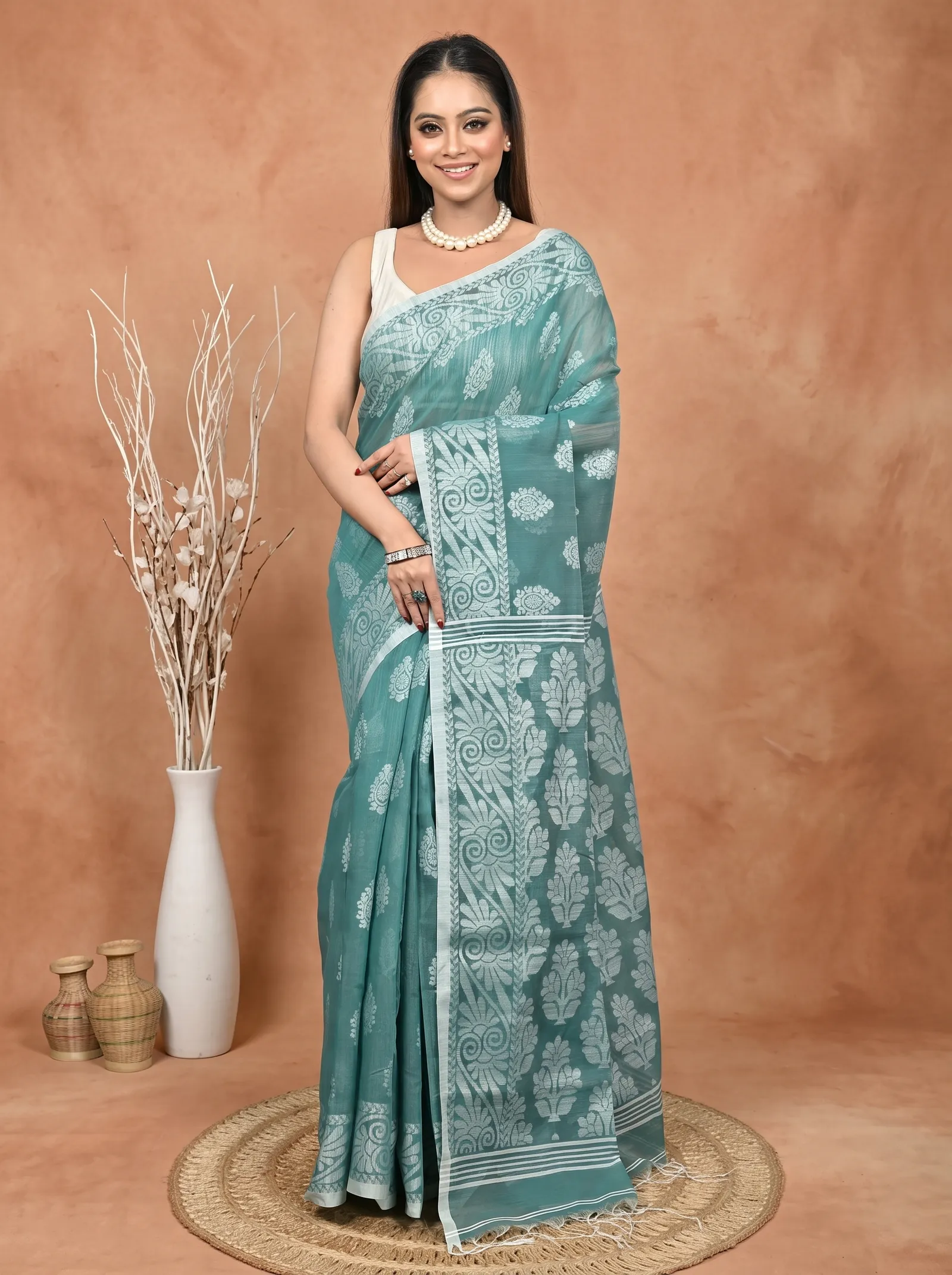 DipDiya Cotton Blend  Traditional Bengali See Green Artisan Crafted Parbit Handloom Saree