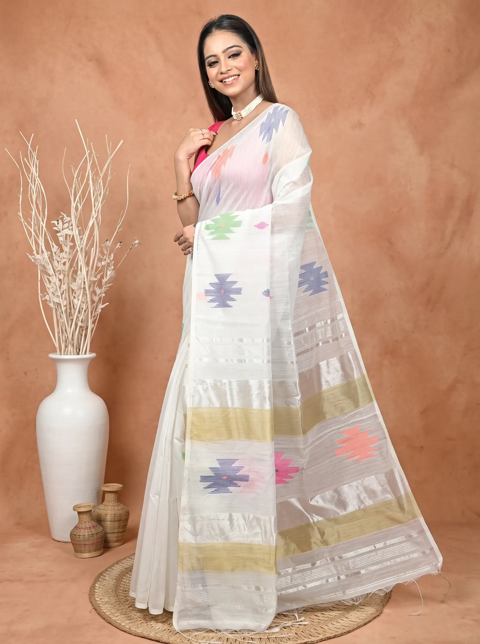 DipDiya Cotton Blend  Traditional Bengali White Artisan Crafted Soulik Handloom Saree