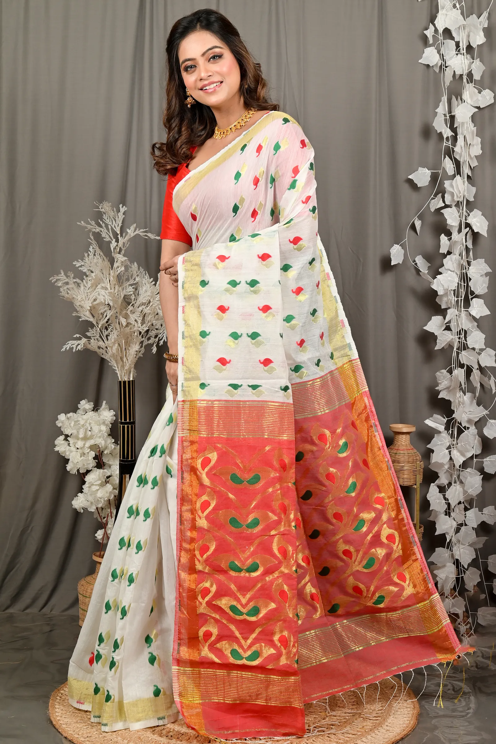 DipDiya Cotton Blend White Red Dhrum Crafted by Artisans Handloom Sarees