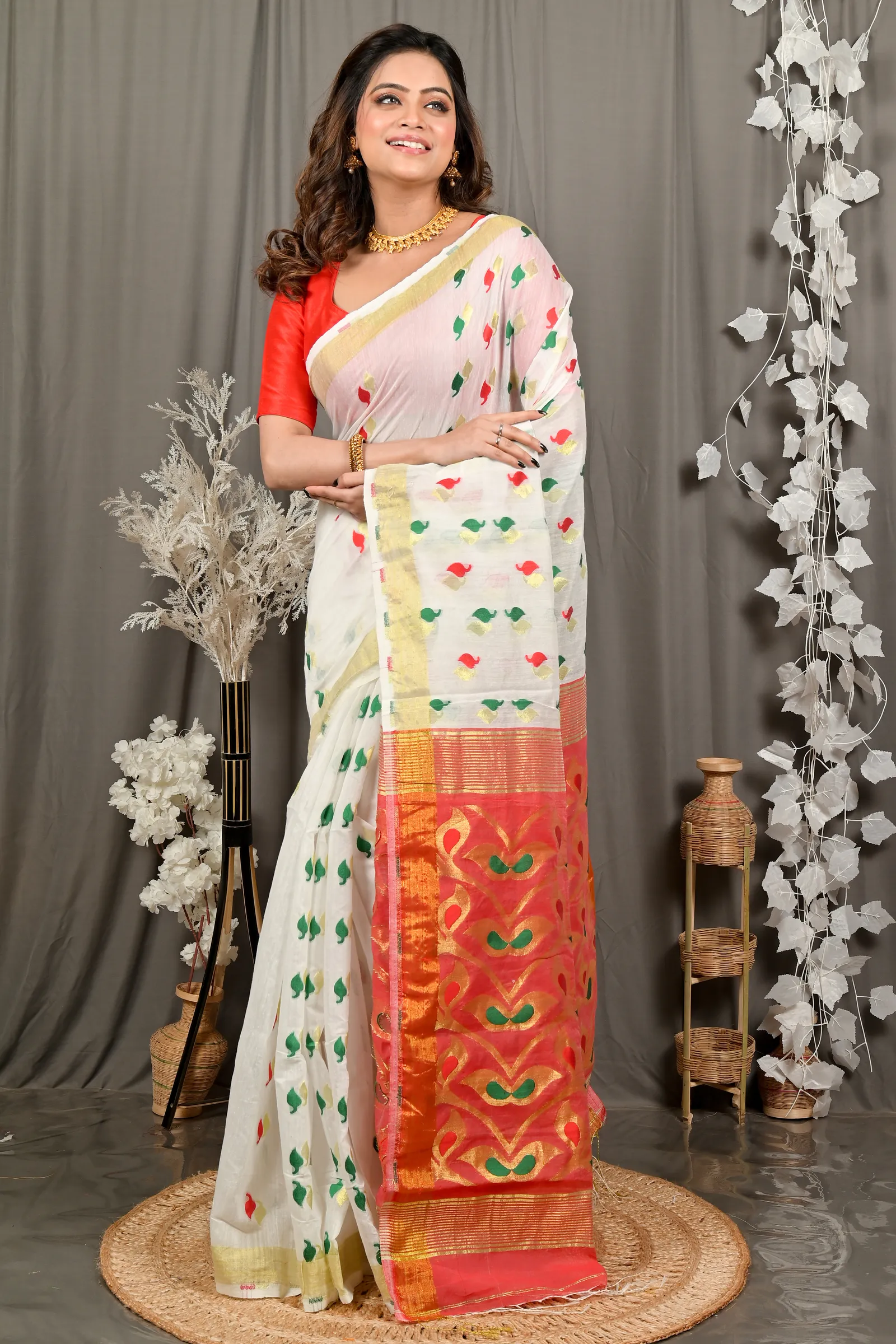 DipDiya Cotton Blend White Red Dhrum Crafted by Artisans Handloom Sarees