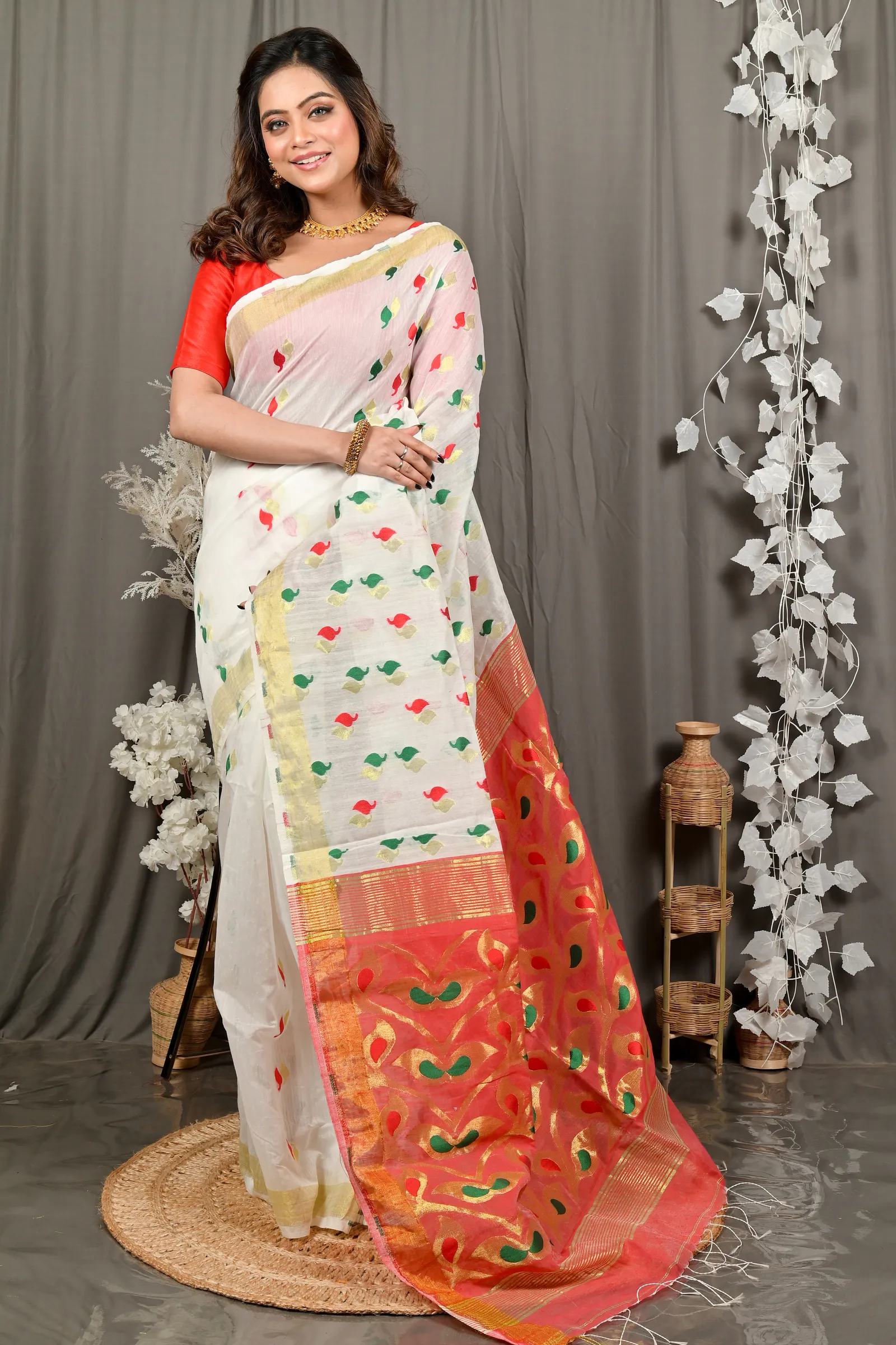 DipDiya Cotton Blend White Red Dhrum Crafted by Artisans Handloom Sarees