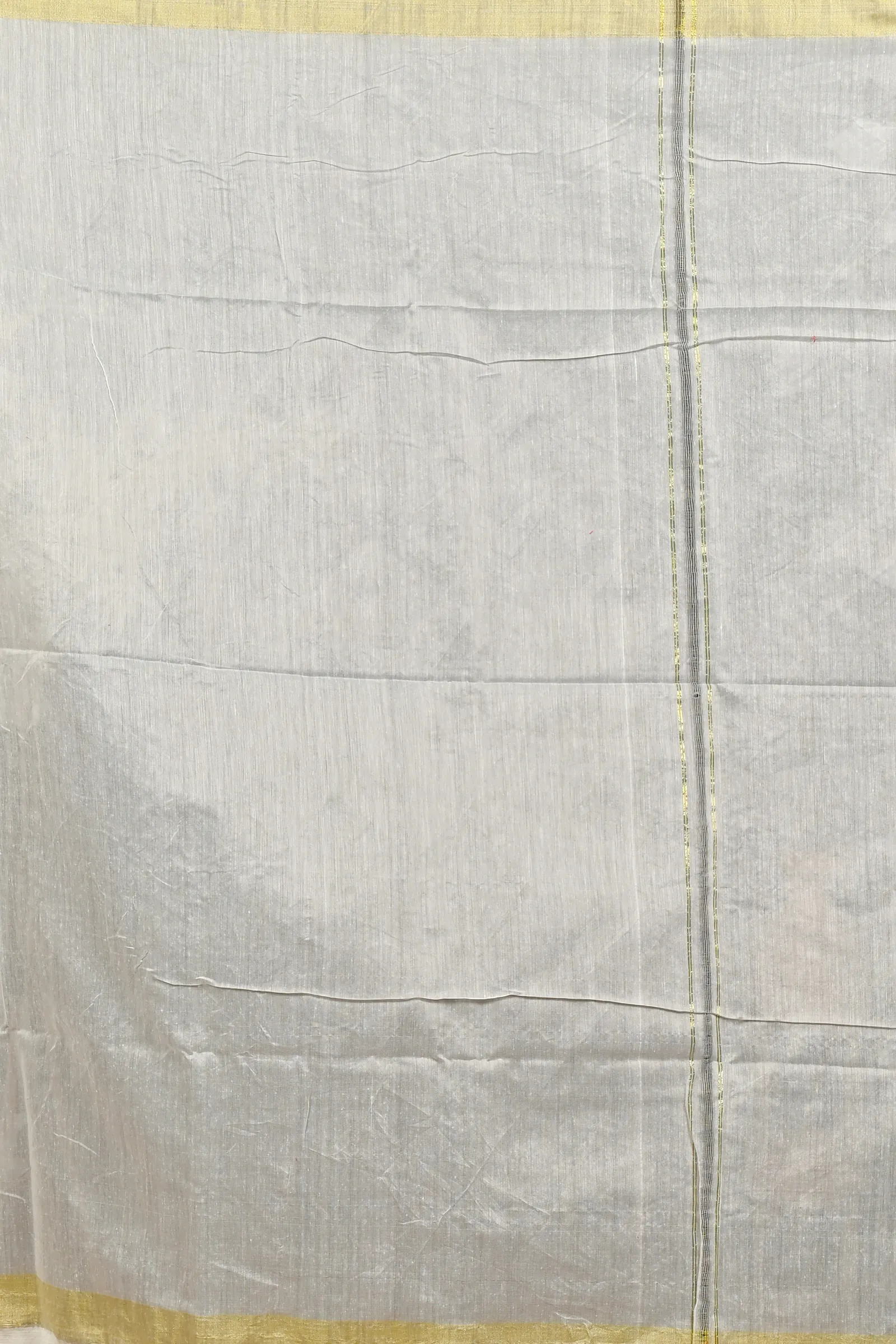 DipDiya Cotton Blend White Red Dhrum Crafted by Artisans Handloom Sarees