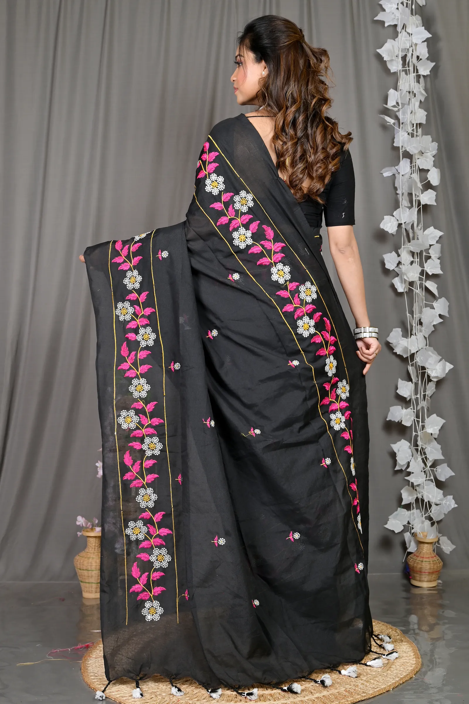 DipDiya Cotton Blended Black Paraya Bengali Heritage Embroidery Handloom sarees