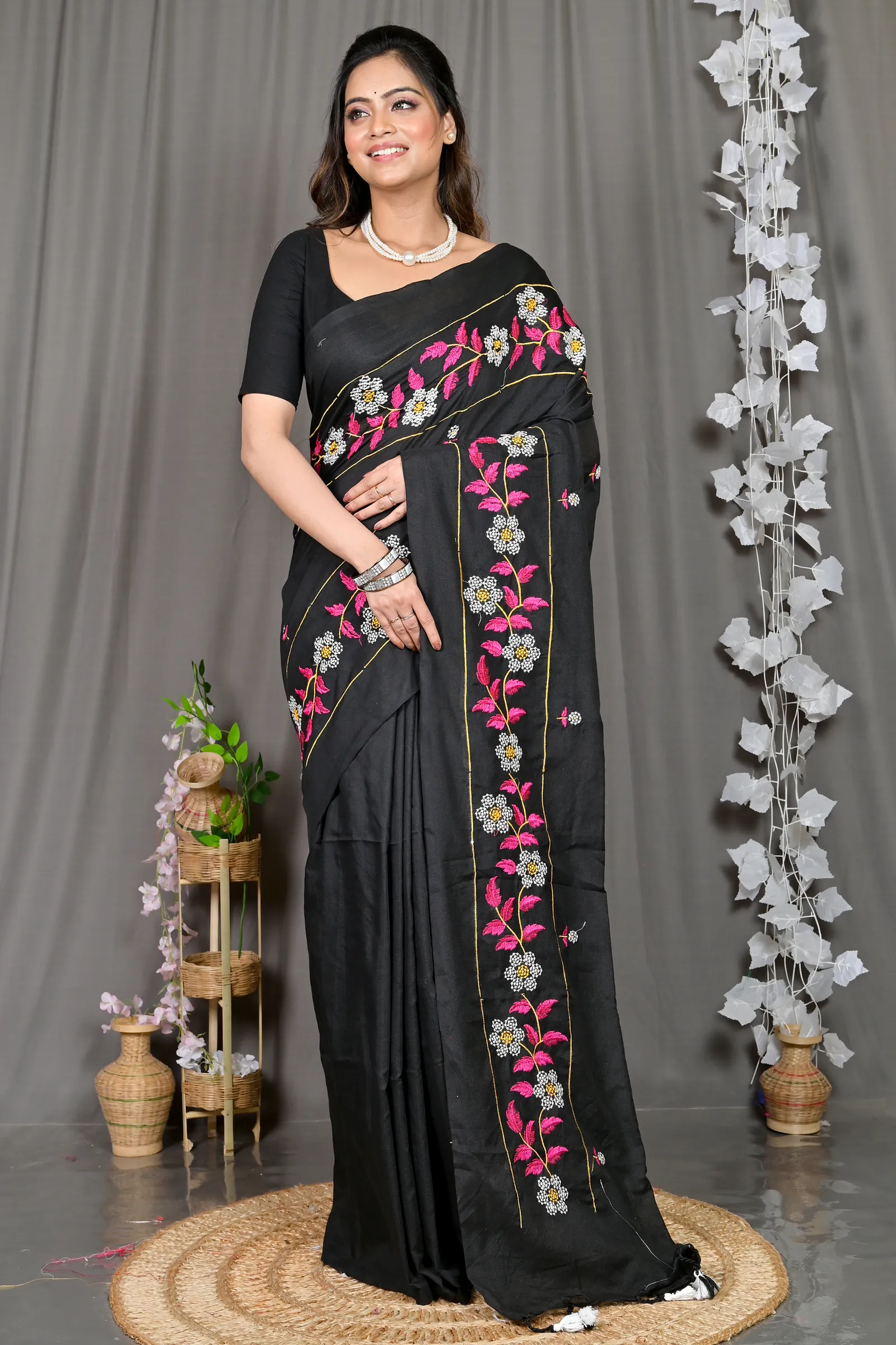 DipDiya Cotton Blended Black Paraya Bengali Heritage Embroidery Handloom sarees