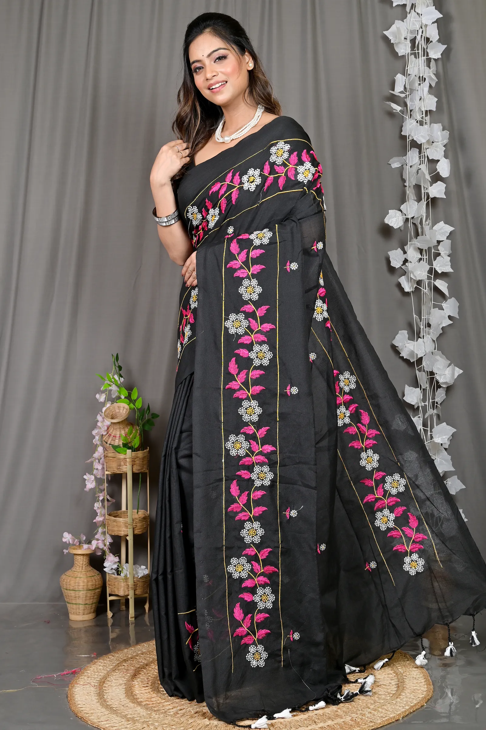 DipDiya Cotton Blended Black Paraya Bengali Heritage Embroidery Handloom sarees