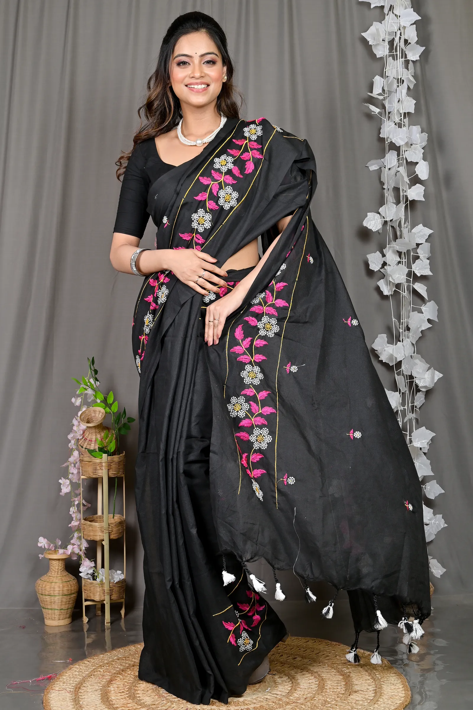 DipDiya Cotton Blended Black Paraya Bengali Heritage Embroidery Handloom sarees
