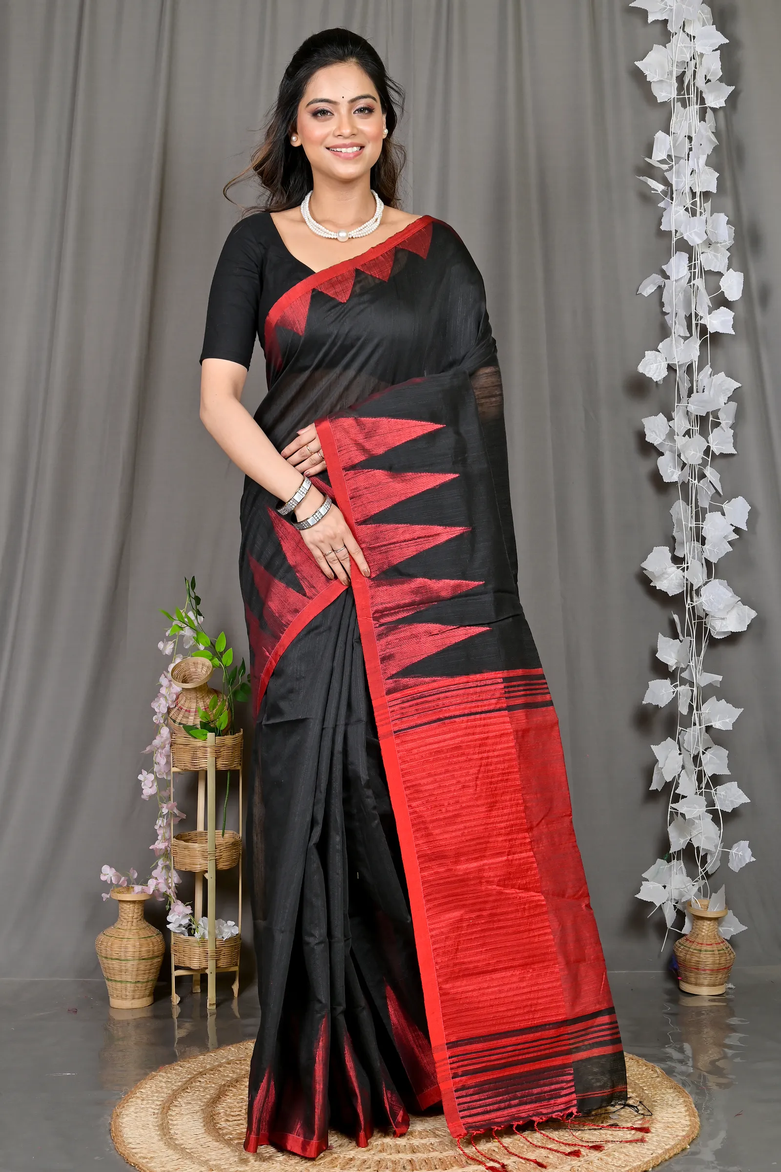 DipDiya Cotton Blended Black Pariva Bengali Heritage Handloom Sarees