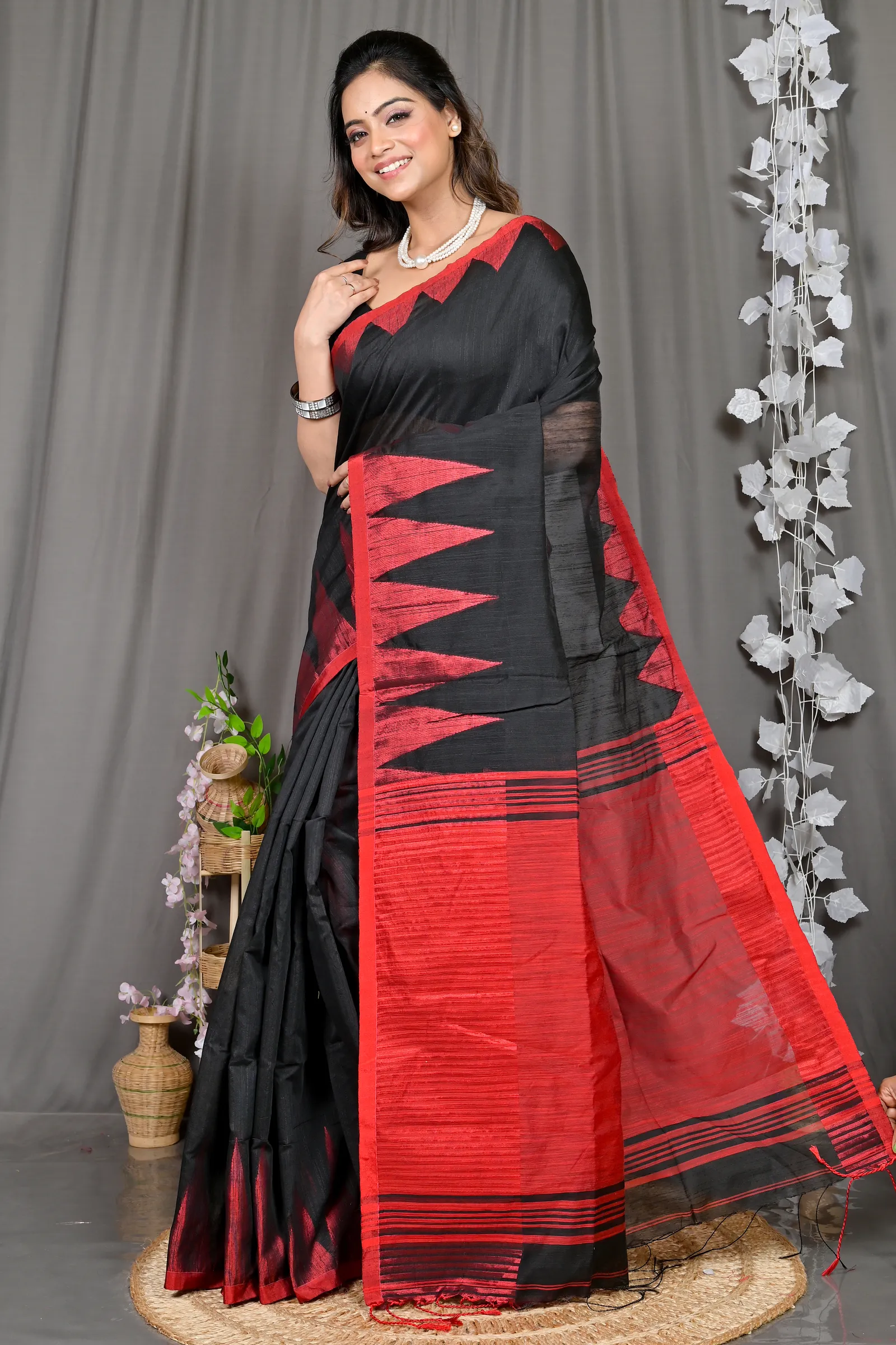 DipDiya Cotton Blended Black Pariva Bengali Heritage Handloom Sarees