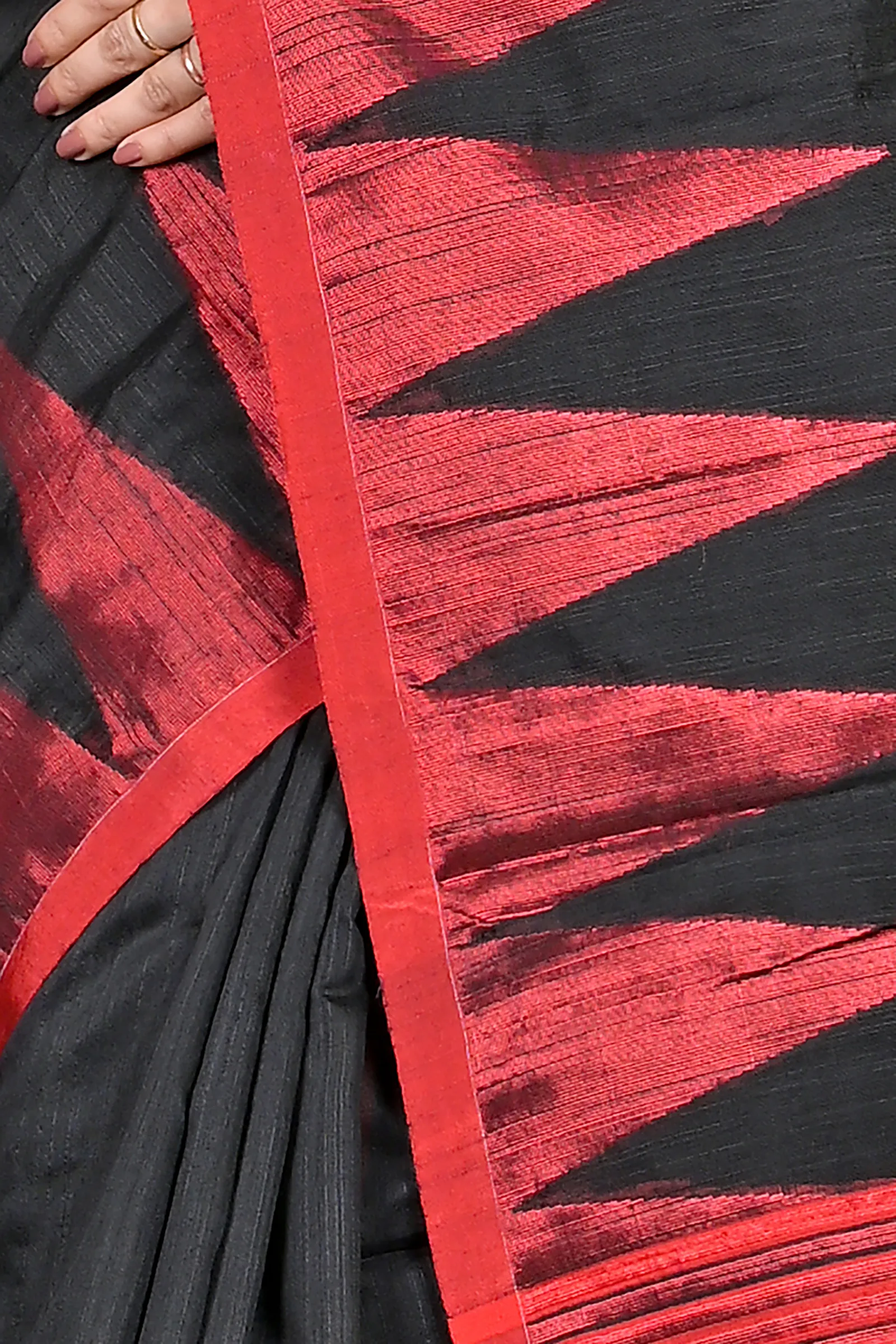 DipDiya Cotton Blended Black Pariva Bengali Heritage Handloom Sarees