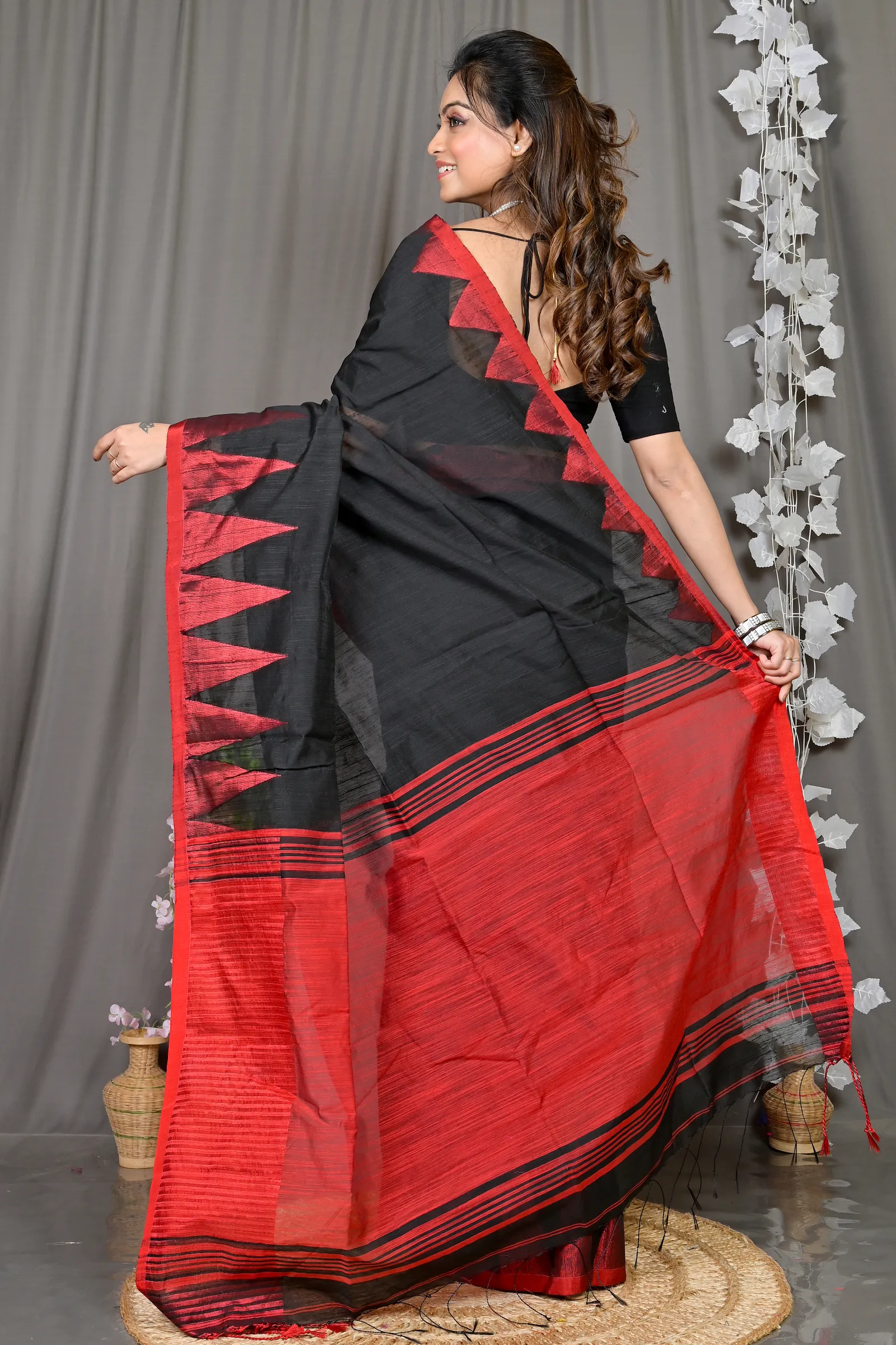 DipDiya Cotton Blended Black Pariva Bengali Heritage Handloom Sarees