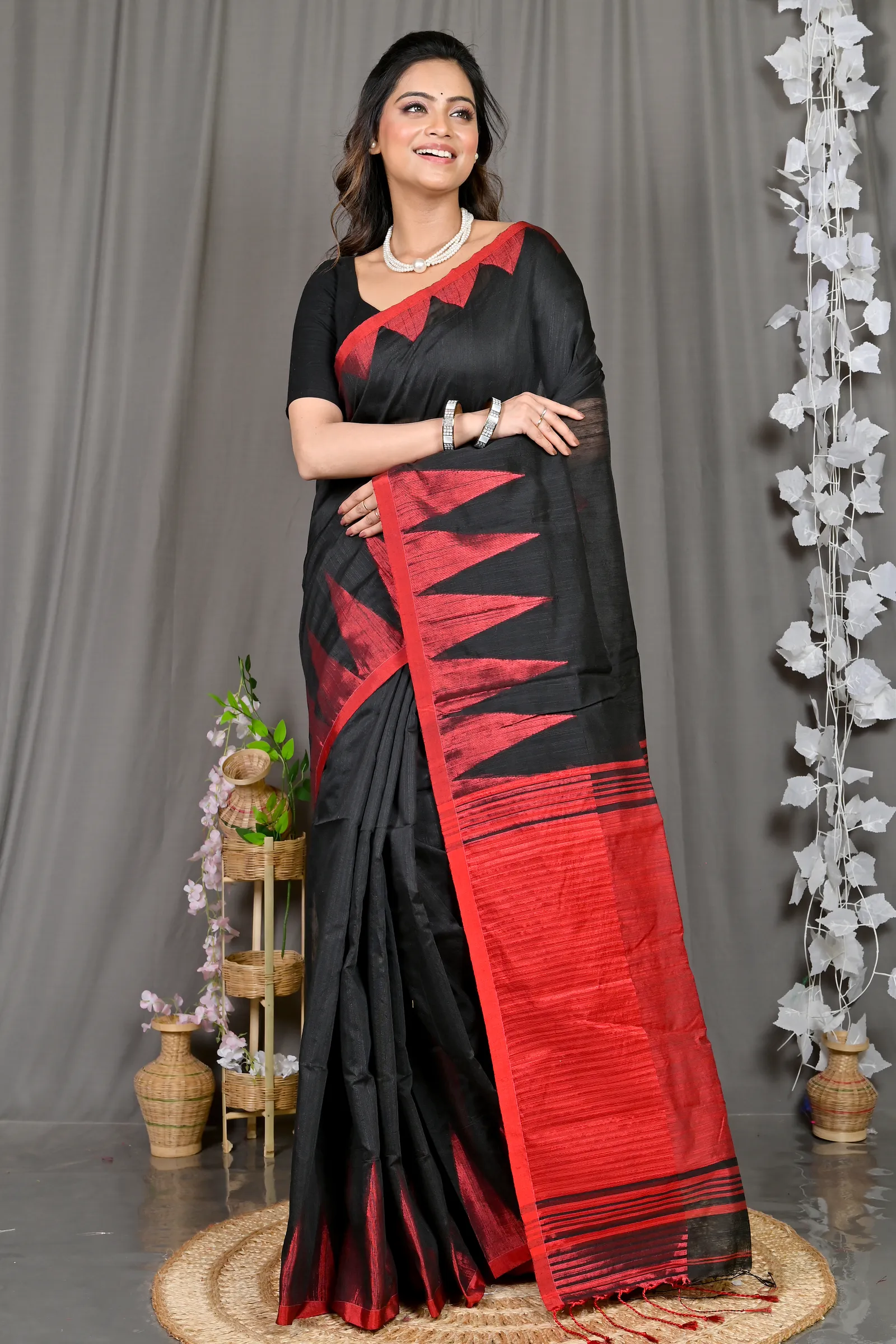 DipDiya Cotton Blended Black Pariva Bengali Heritage Handloom Sarees