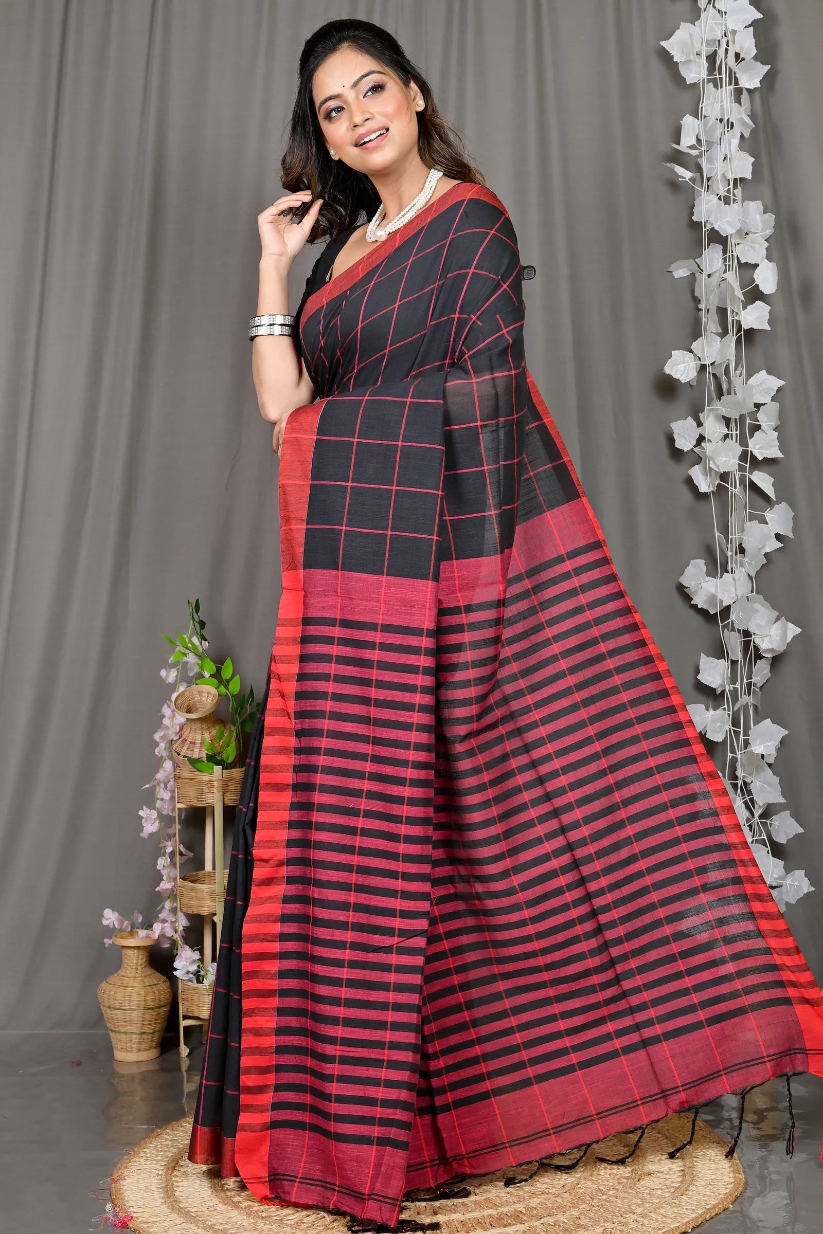 DipDiya Cotton Blended Black Parodhi Pure Bengali Grace Handloom Sarees