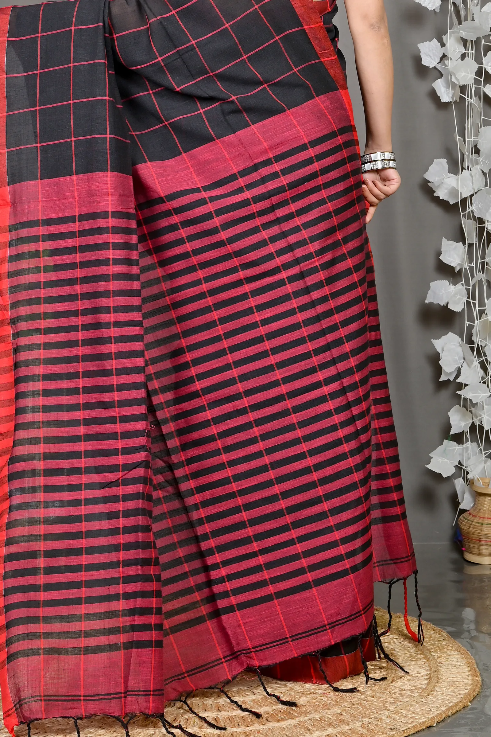 DipDiya Cotton Blended Black Parodhi Pure Bengali Grace Handloom Sarees