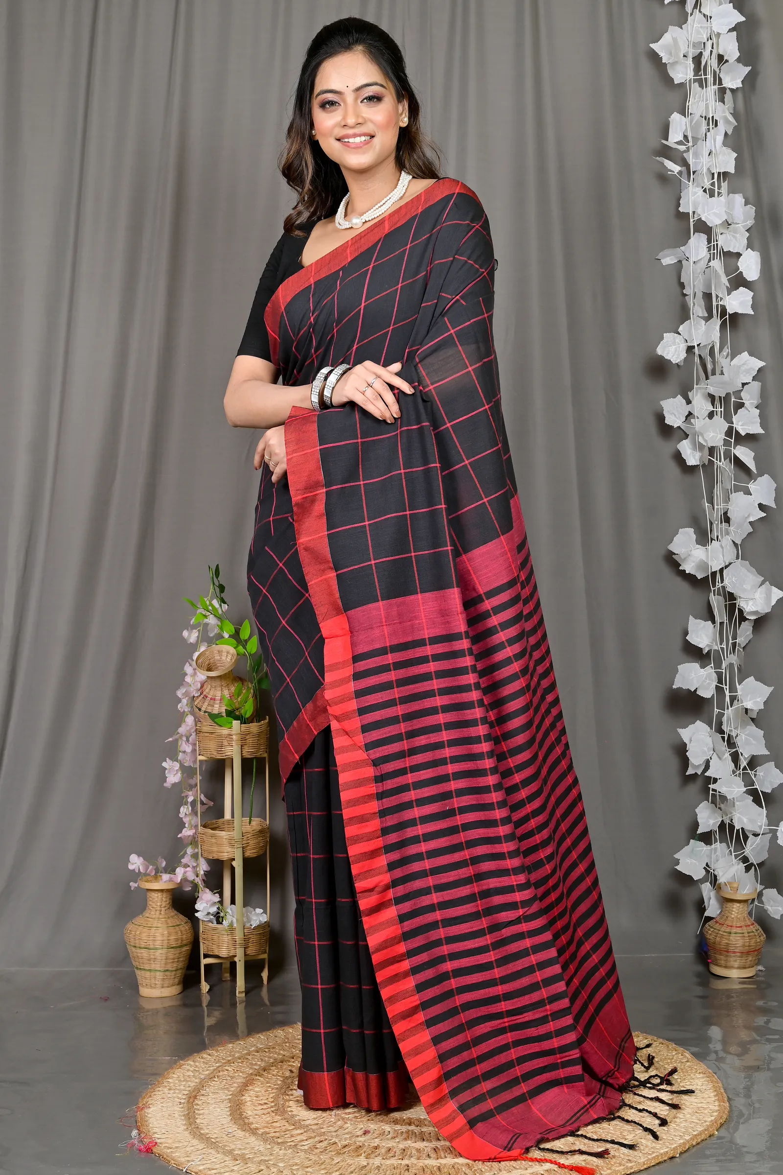 DipDiya Cotton Blended Black Parodhi Pure Bengali Grace Handloom Sarees