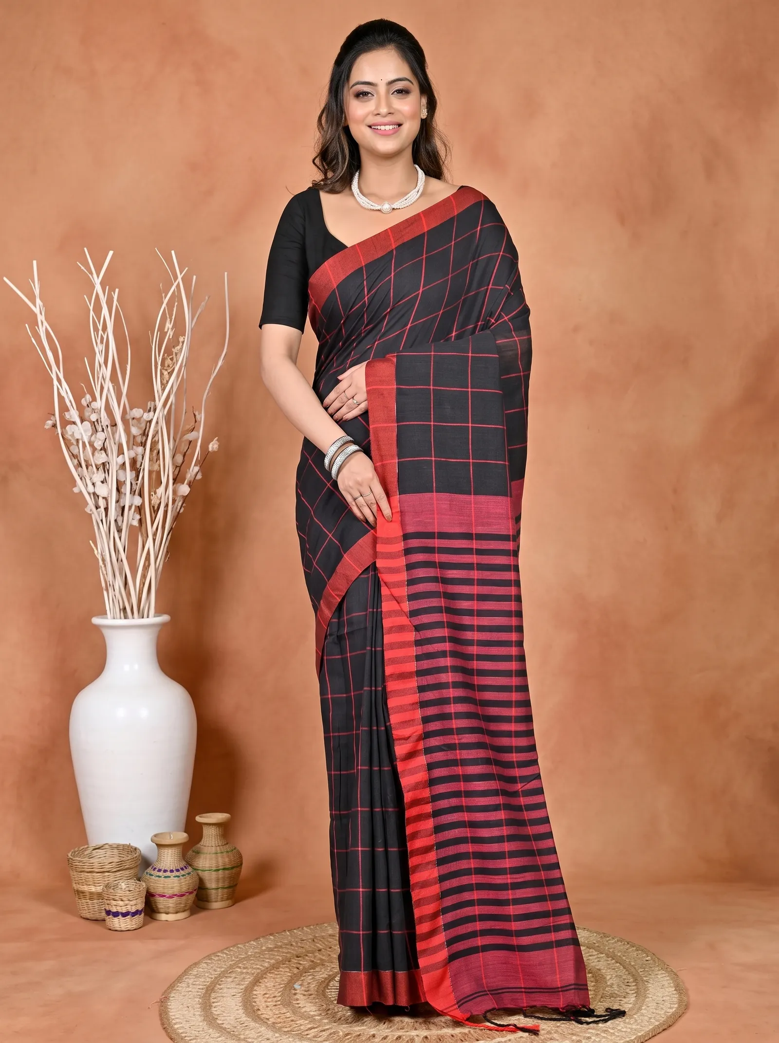 DipDiya Cotton Blended Black Parodhi Pure Bengali Grace Handloom Sarees