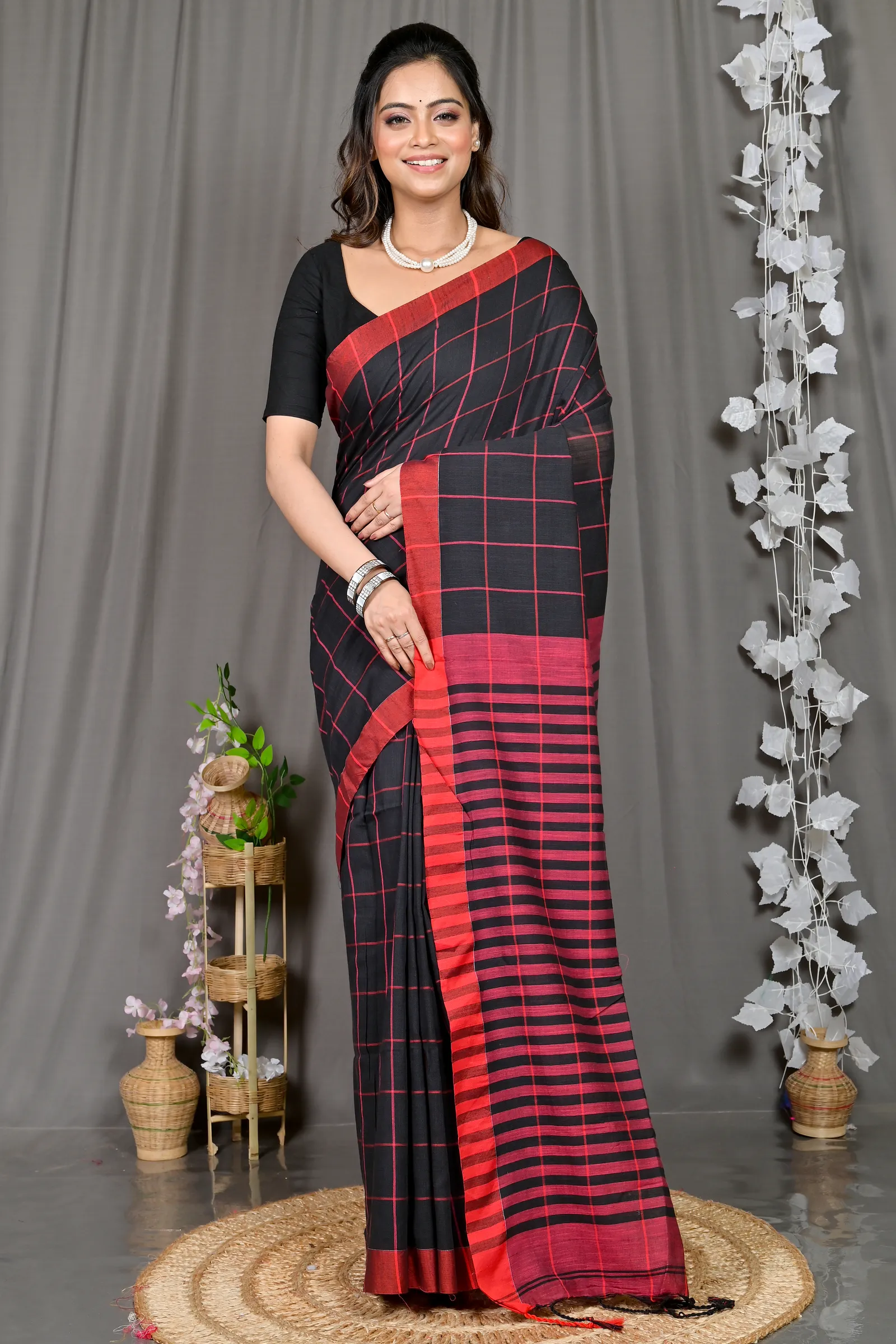 DipDiya Cotton Blended Black Parodhi Pure Bengali Grace Handloom Sarees