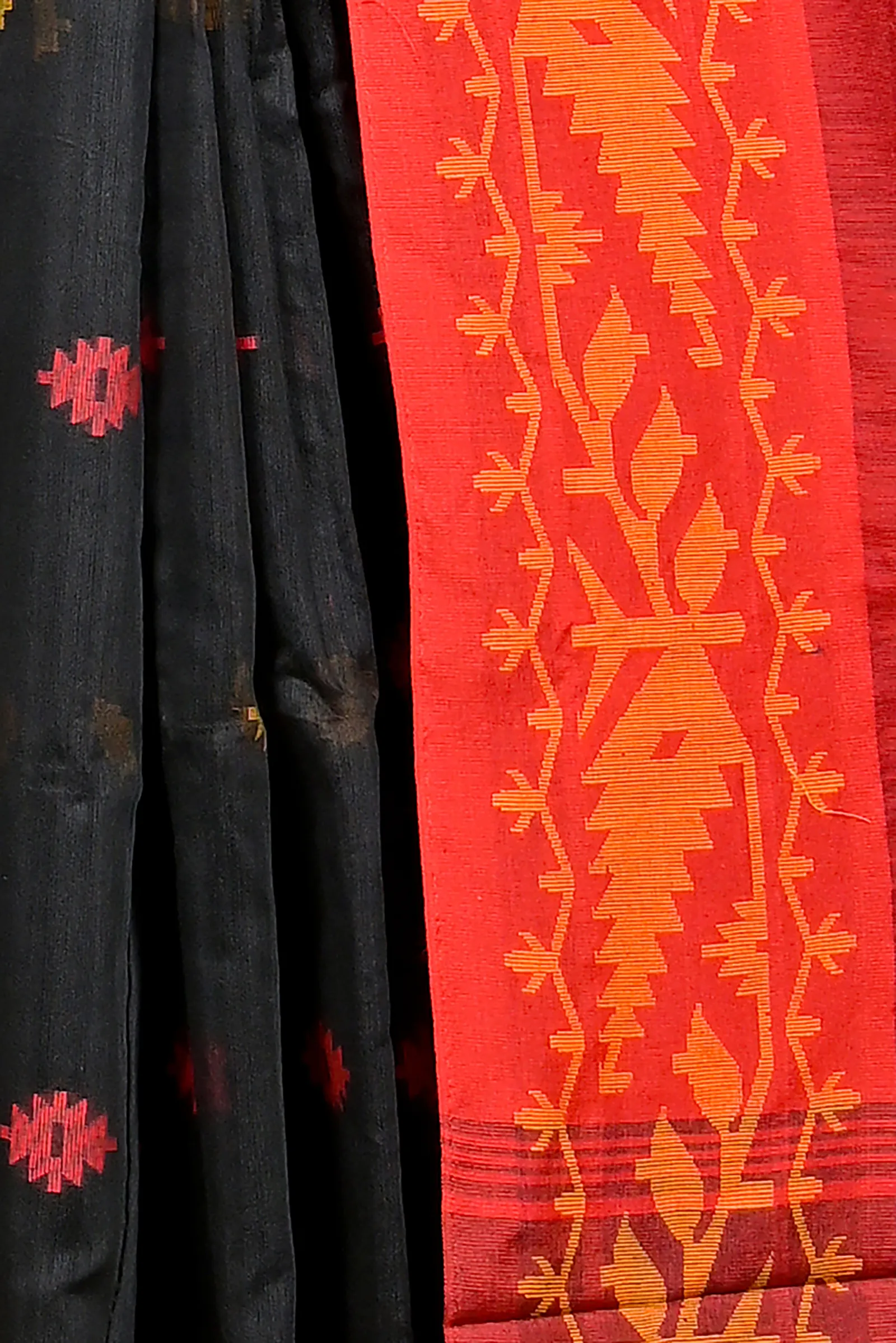 DipDiya Cotton Blended Black Red Parul Crafted in Bengal Handloom Sarees