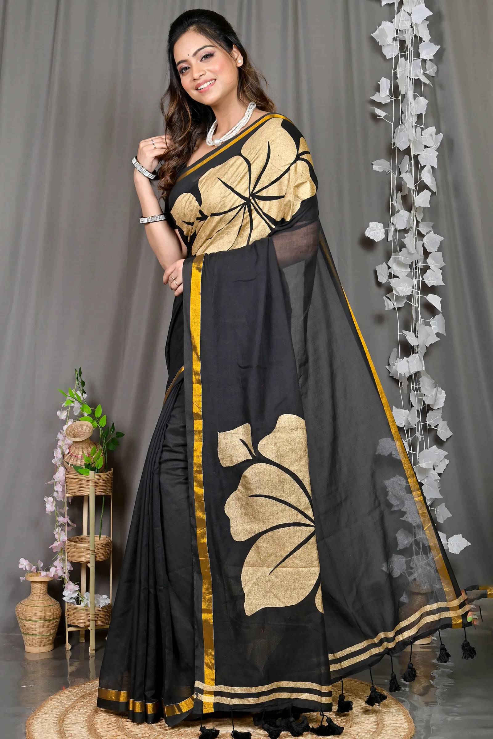 DipDiya Cotton Blended Black Soura Essence of Bengal Printed Handloom Sarees
