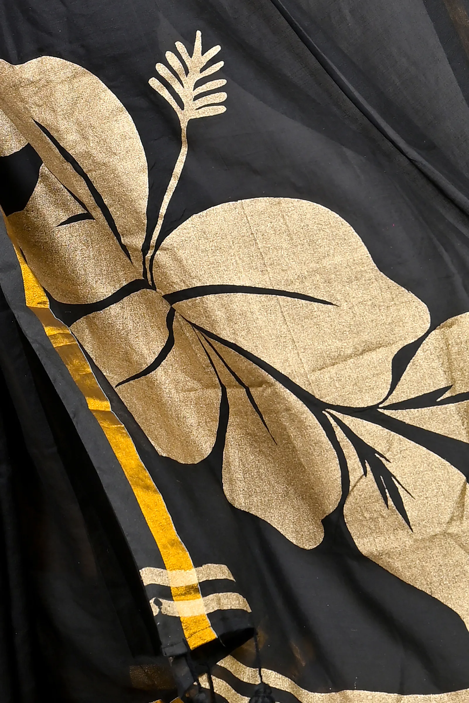 DipDiya Cotton Blended Black Soura Essence of Bengal Printed Handloom Sarees