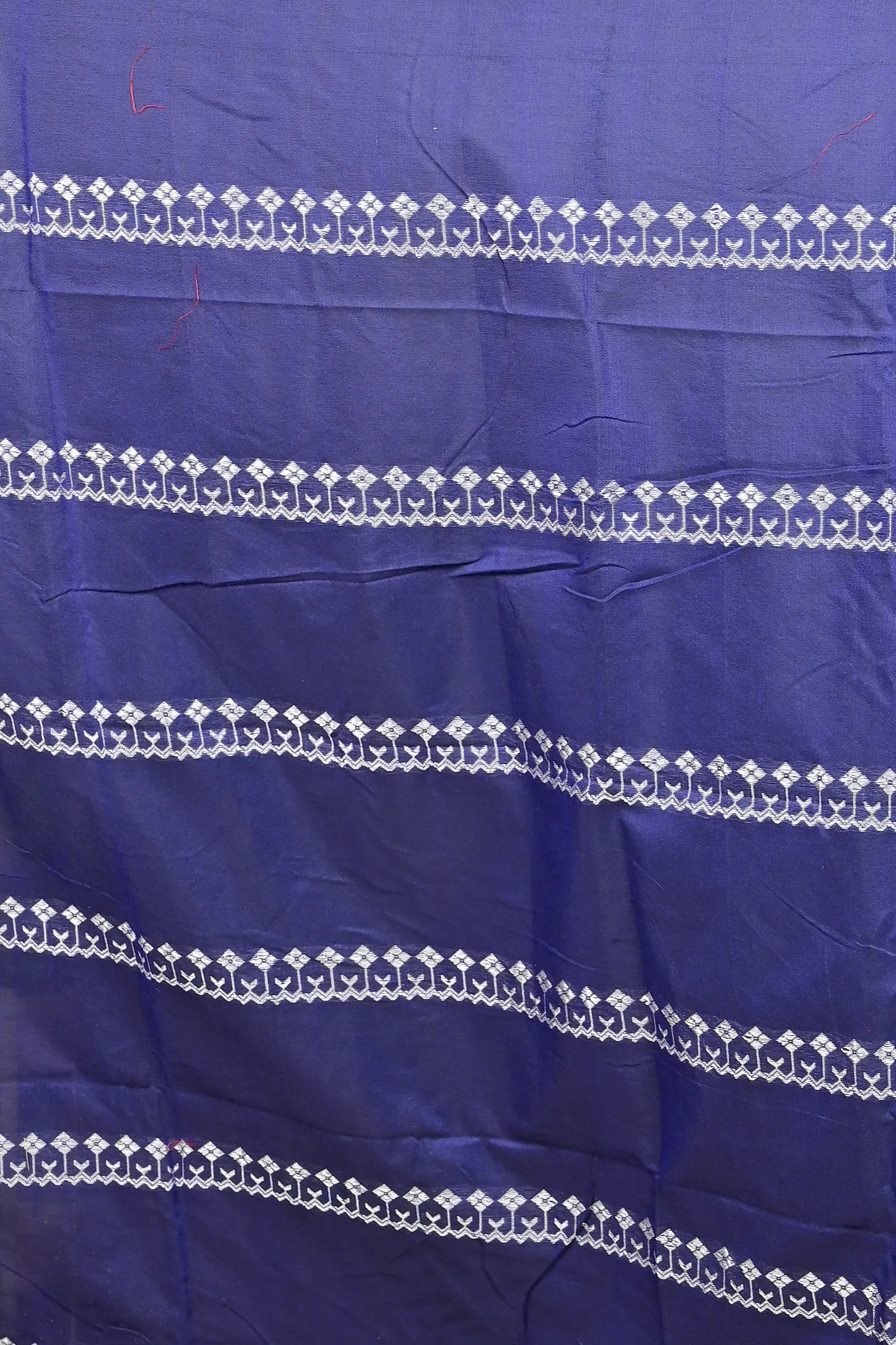 DipDiya Cotton Blended Blue Pareta Elegance in Every Weave Handloom Sarees