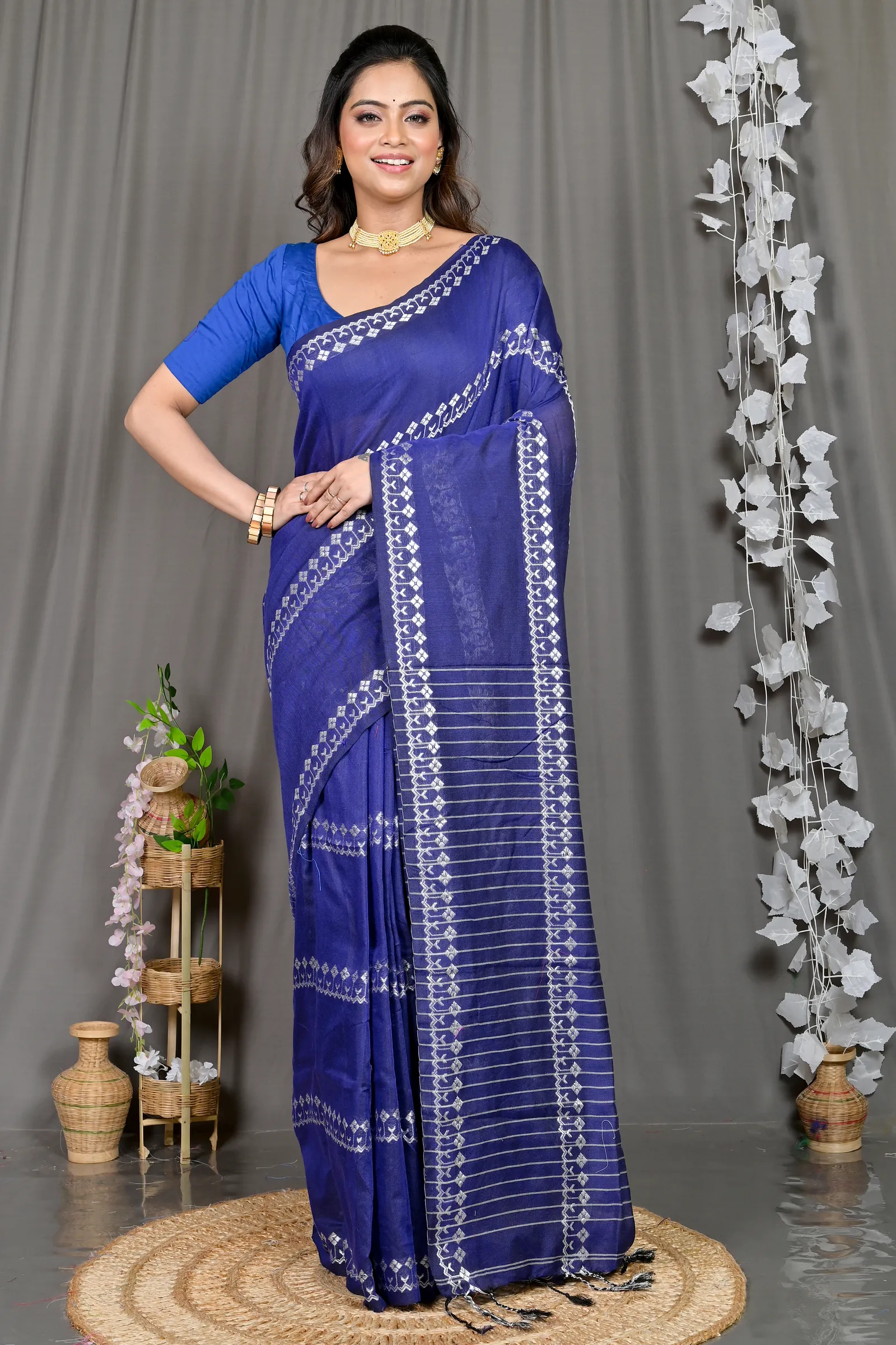 DipDiya Cotton Blended Blue Pareta Elegance in Every Weave Handloom Sarees