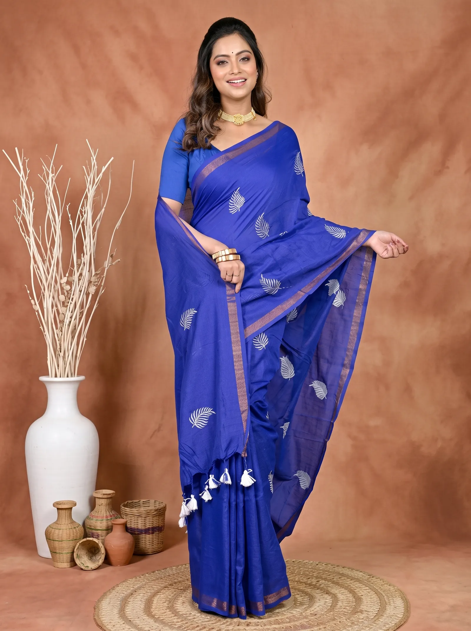 DipDiya Cotton Blended Blue Parin Woven by Hand Handloom Sarees