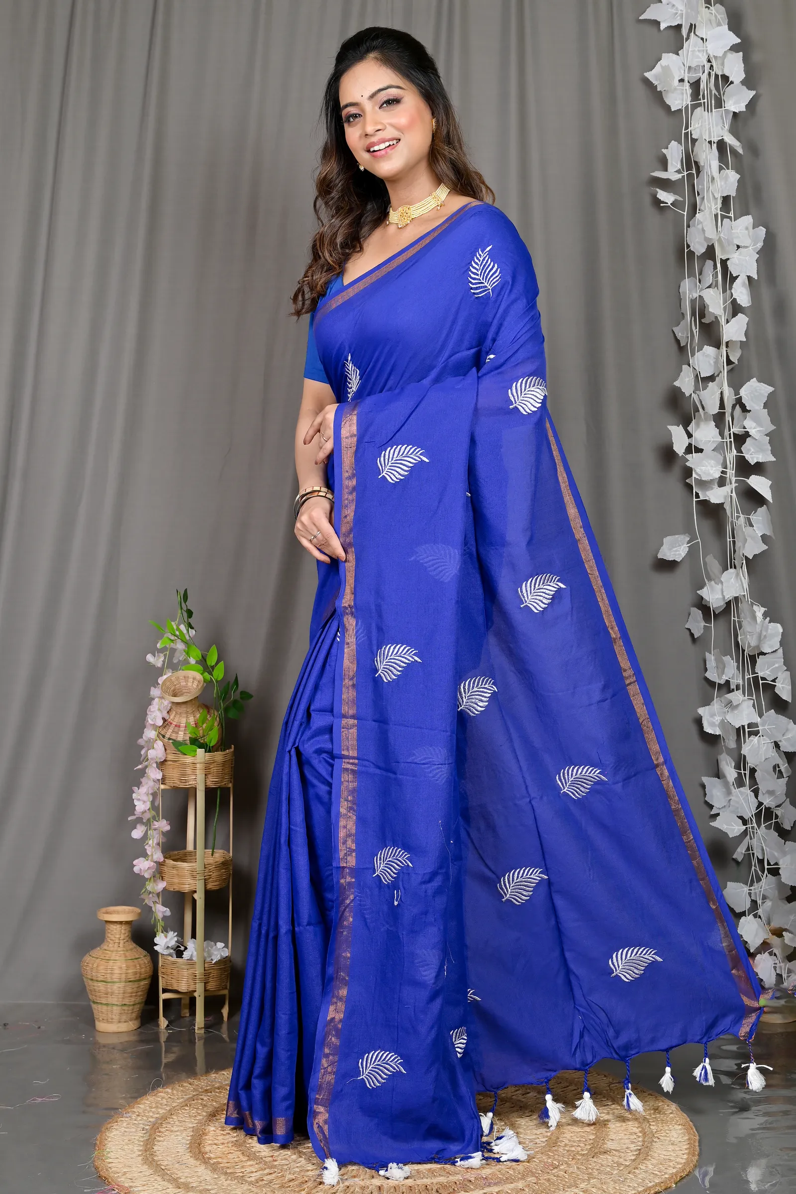 DipDiya Cotton Blended Blue Parin Woven by Hand Handloom Sarees