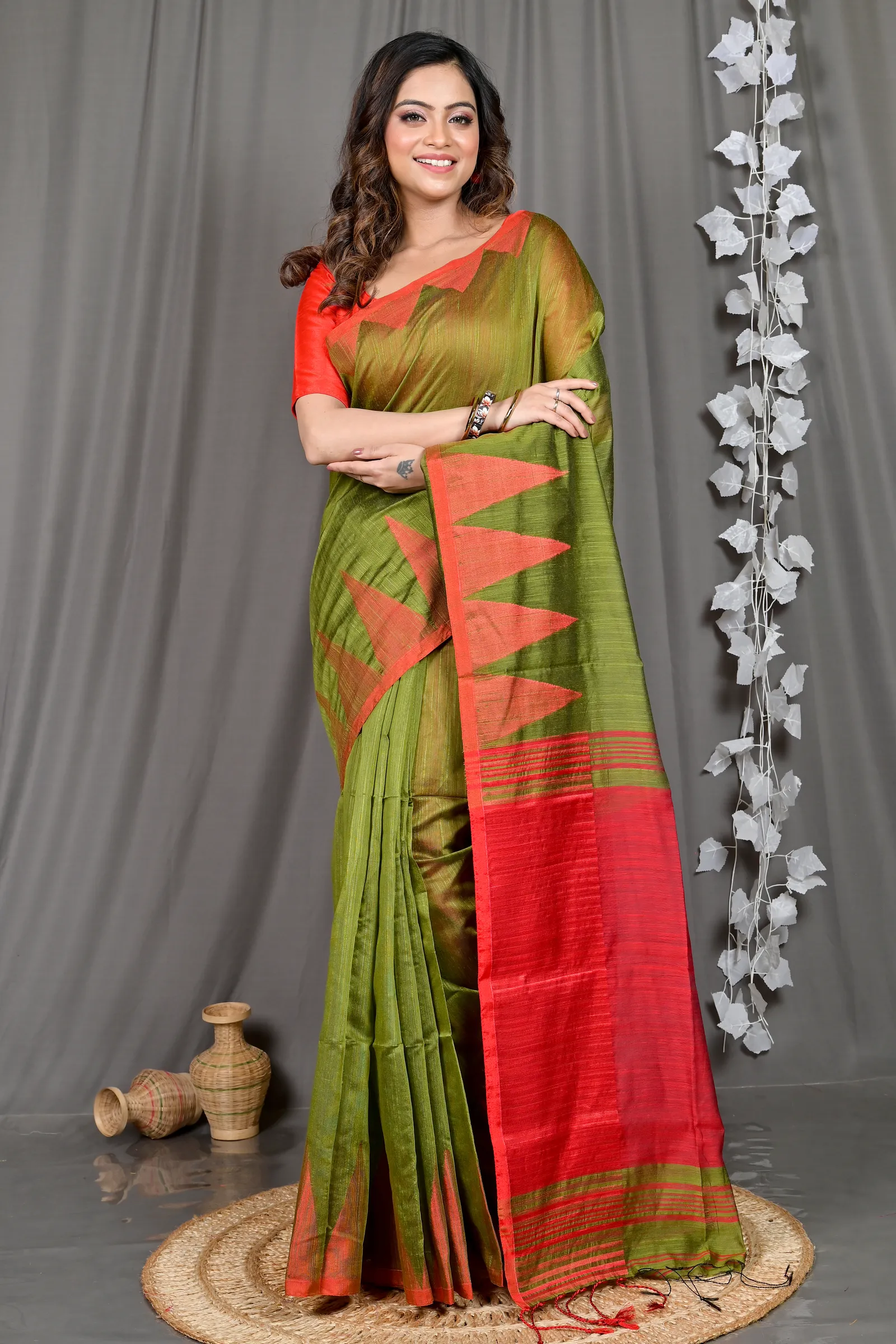 DipDiya Cotton Blended Dark Green Pariva Artisan Woven Handloom Sarees