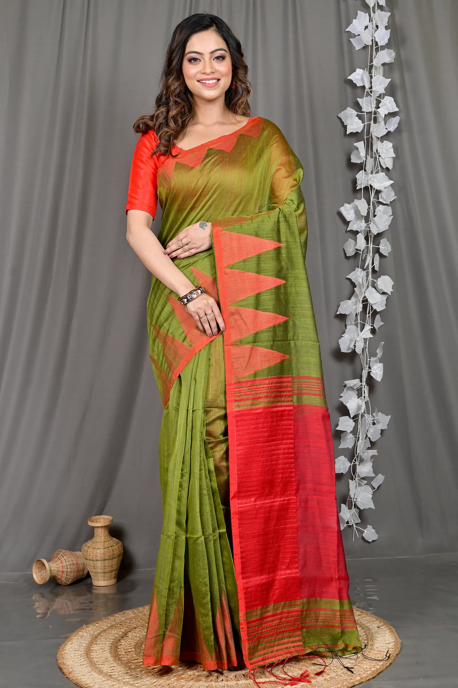 DipDiya Cotton Blended Dark Green Pariva Artisan Woven Handloom Sarees