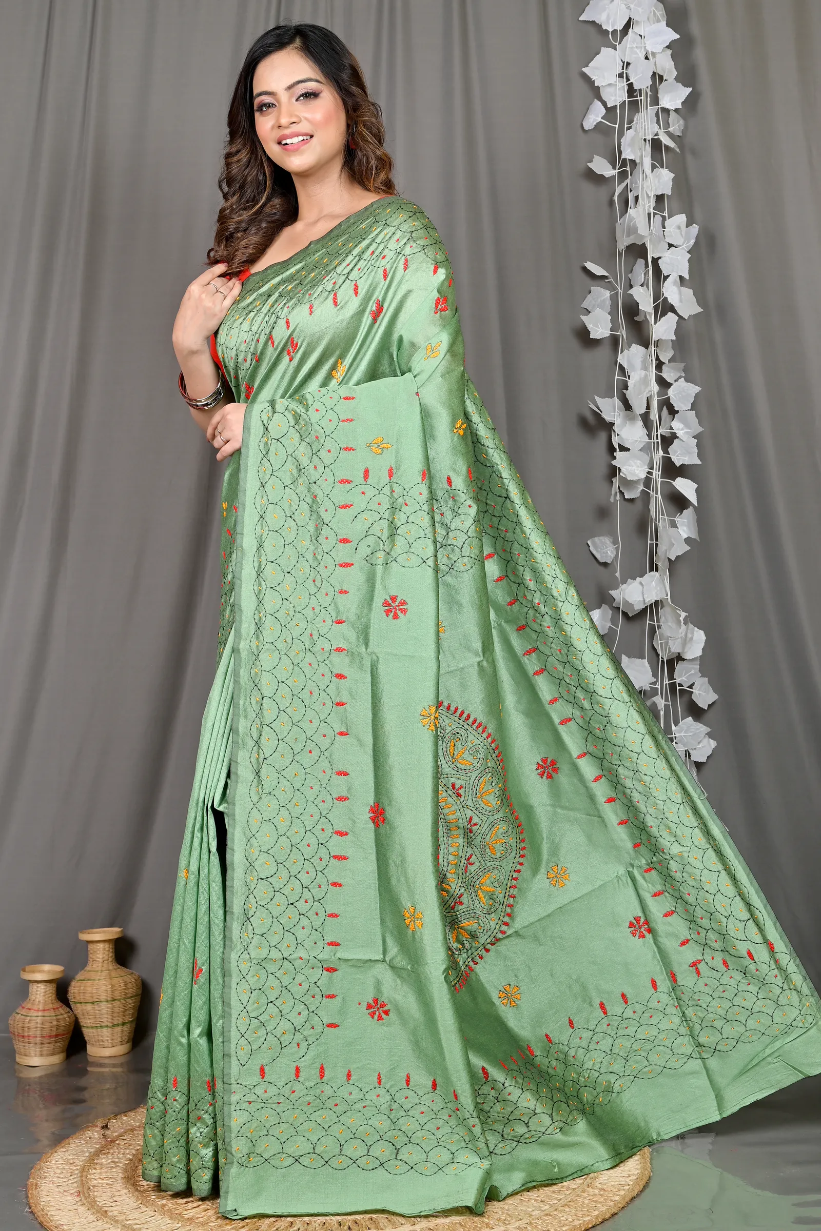 DipDiya Cotton Blended Emerald Green Soumika Effortless Tradition Kantha Stitch Sarees