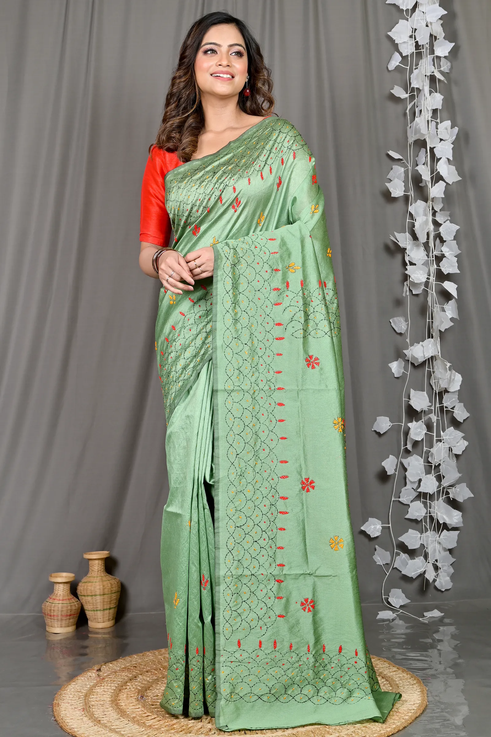 DipDiya Cotton Blended Emerald Green Soumika Effortless Tradition Kantha Stitch Sarees