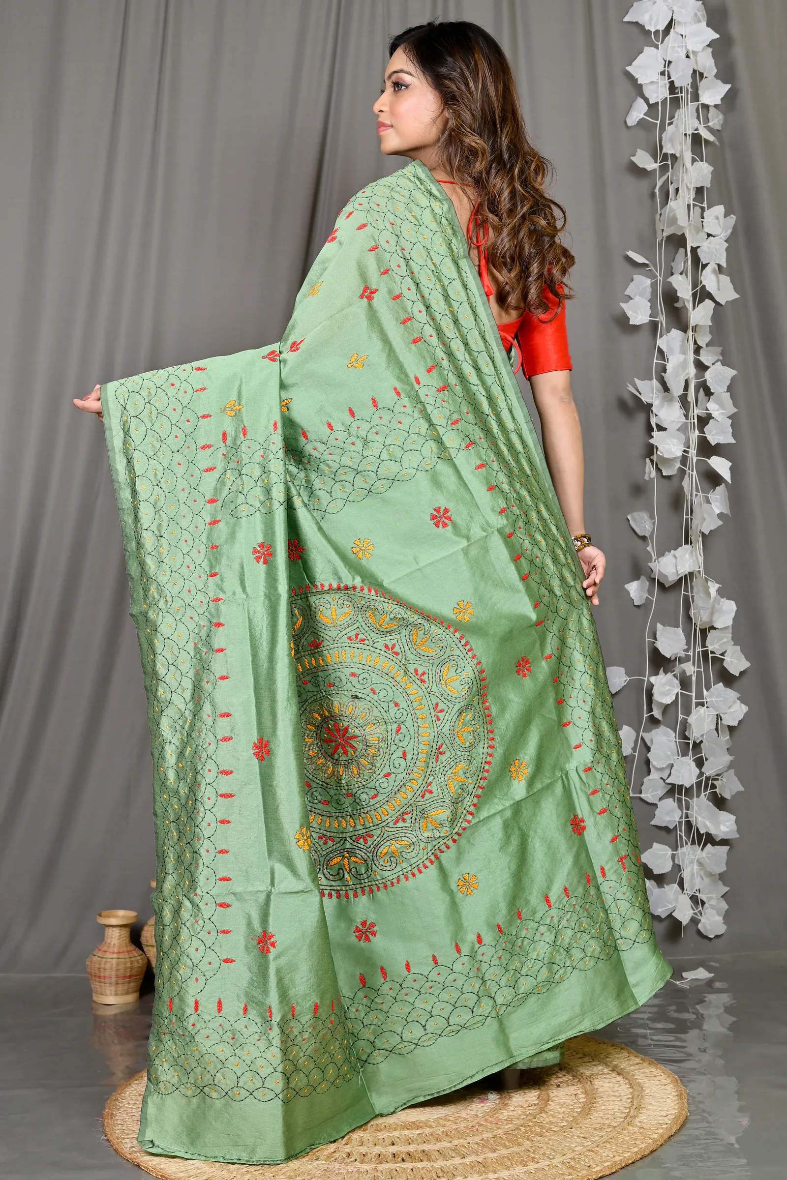 DipDiya Cotton Blended Emerald Green Soumika Effortless Tradition Kantha Stitch Sarees