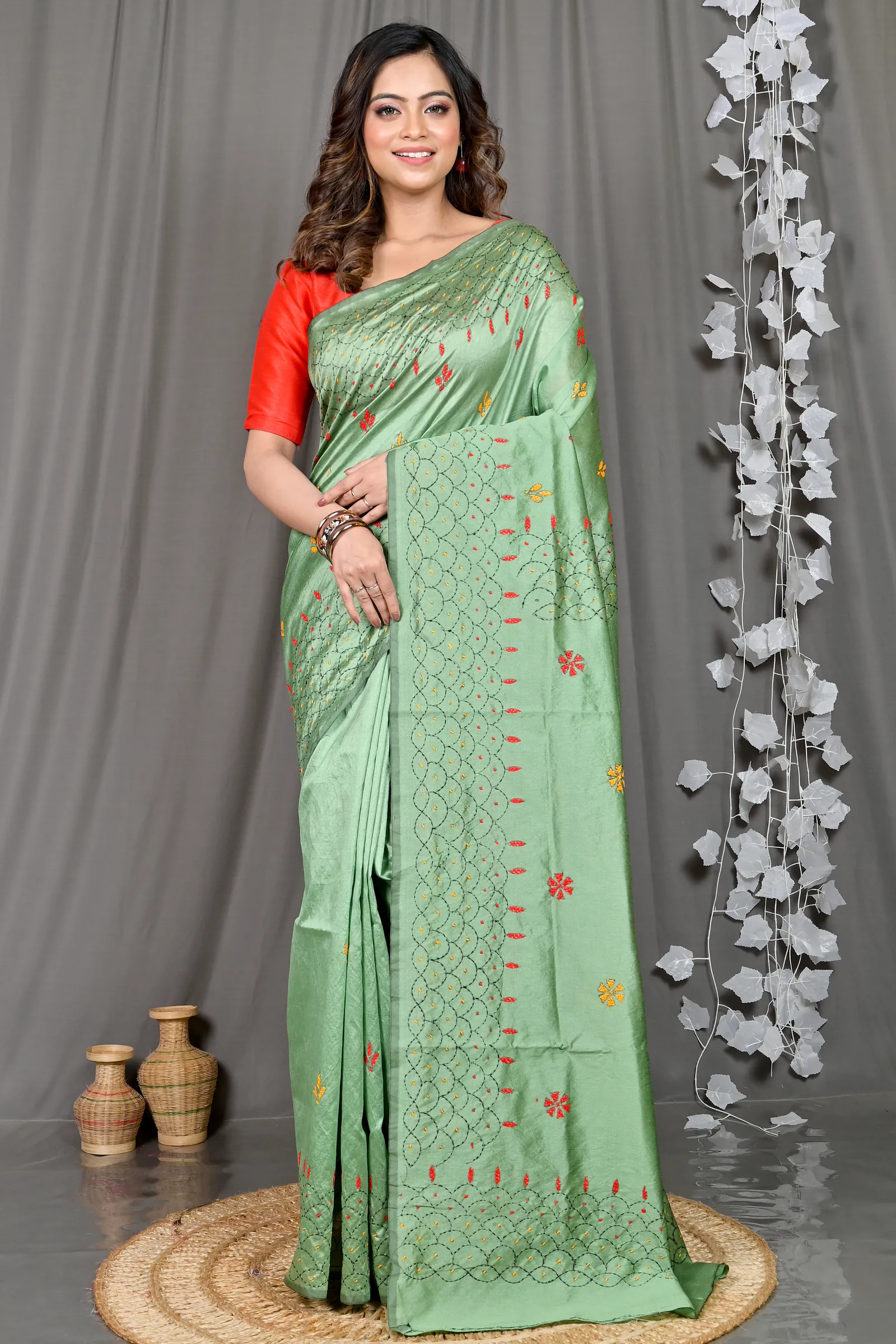 DipDiya Cotton Blended Emerald Green Soumika Effortless Tradition Kantha Stitch Sarees